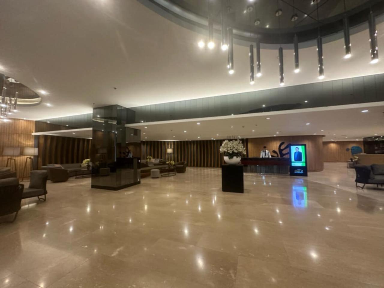Shore 2 Staycation Apartment Manila
