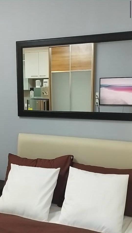 Premium In Pioneer Mandaluyong * Manila