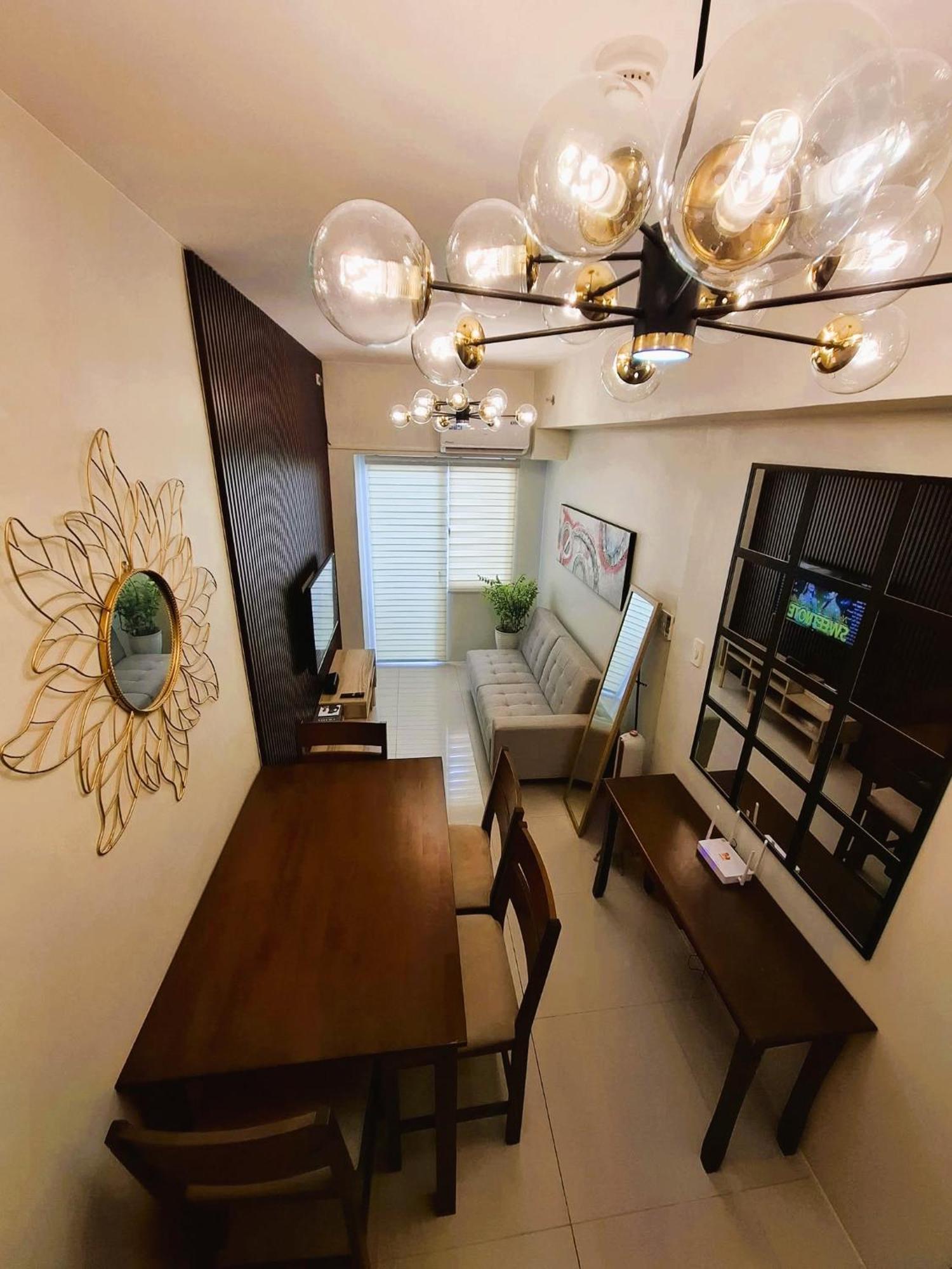 Stylish And Comfy * Manila