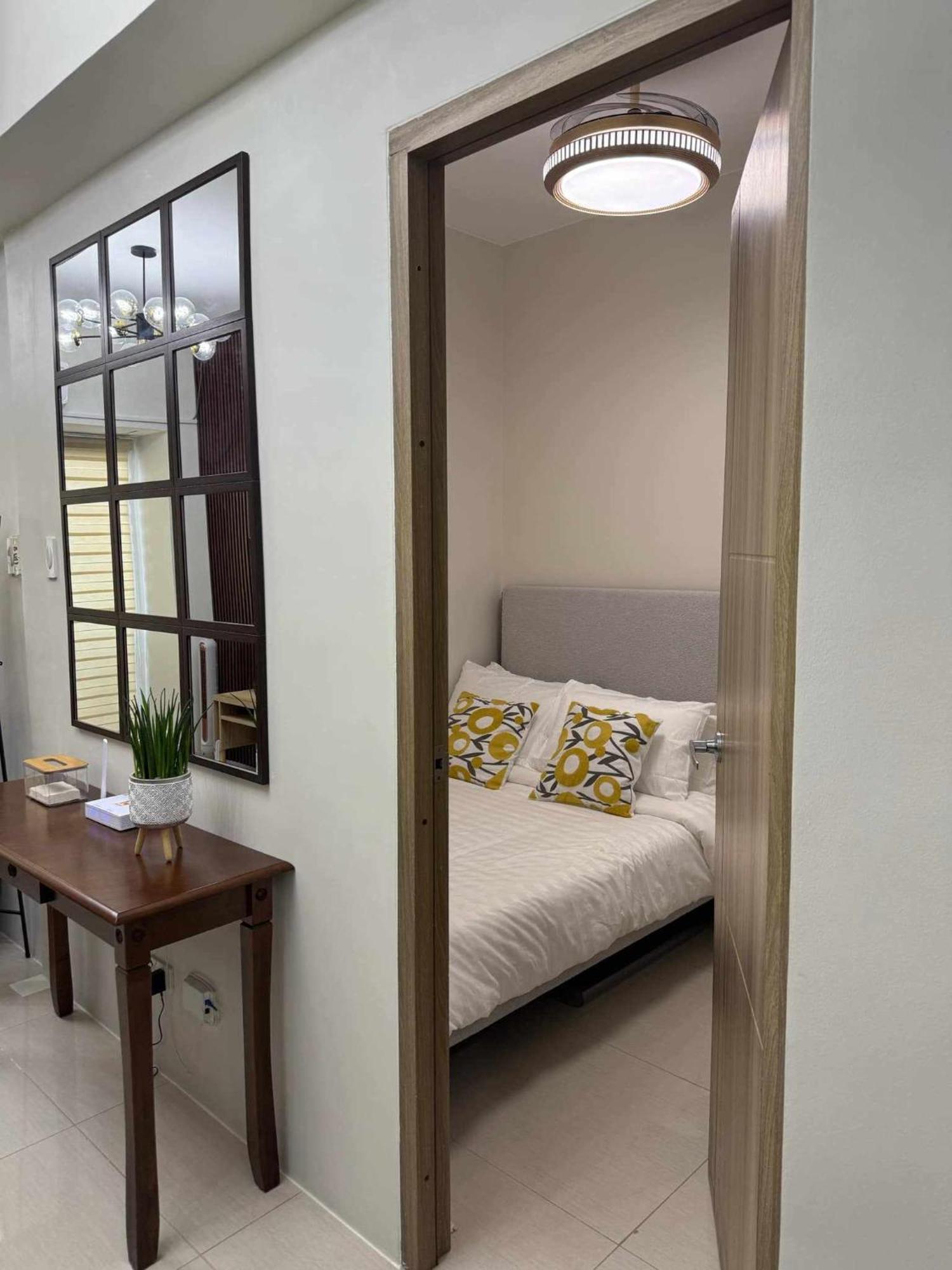 Apartment Stylish And Comfy Manila