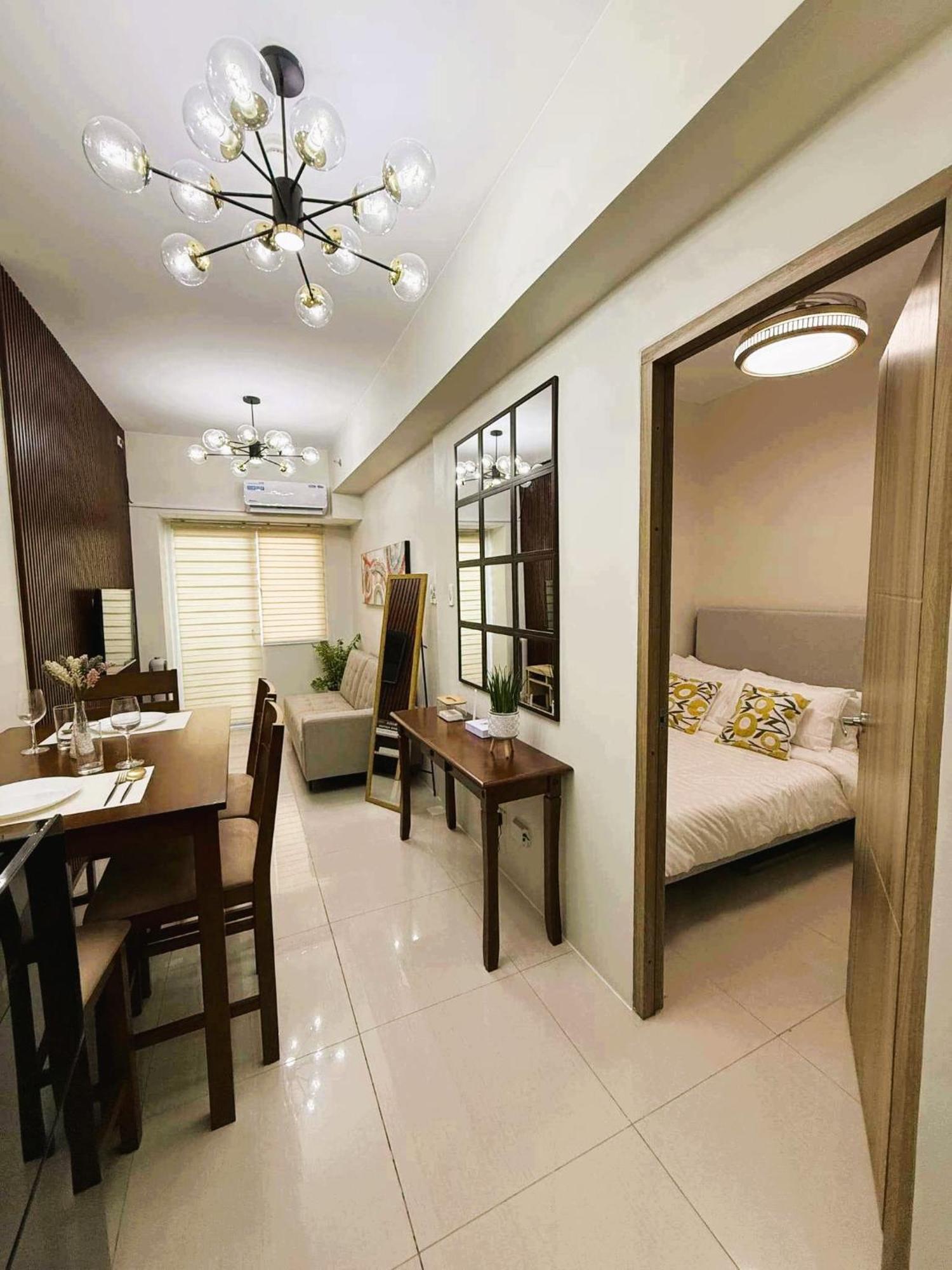 Stylish And Comfy Manila