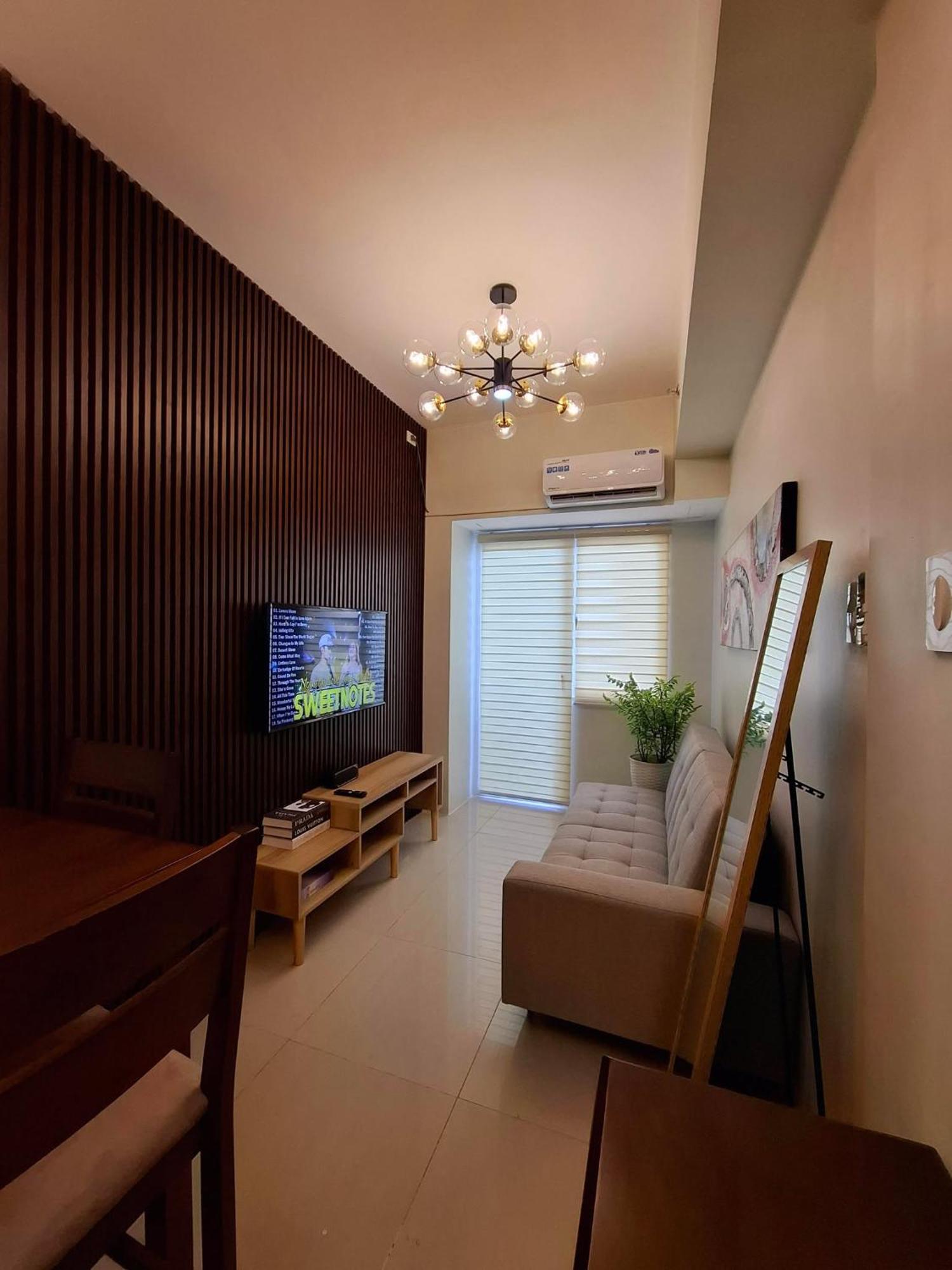 Stylish And Comfy Apartment Manila