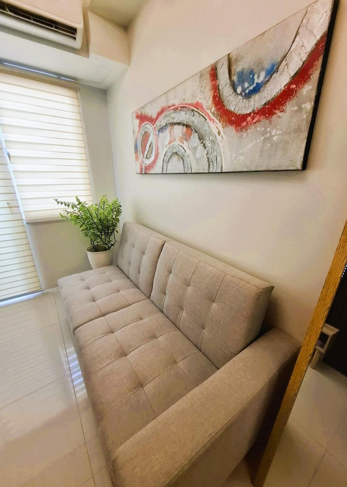 Stylish And Comfy Apartment Manila