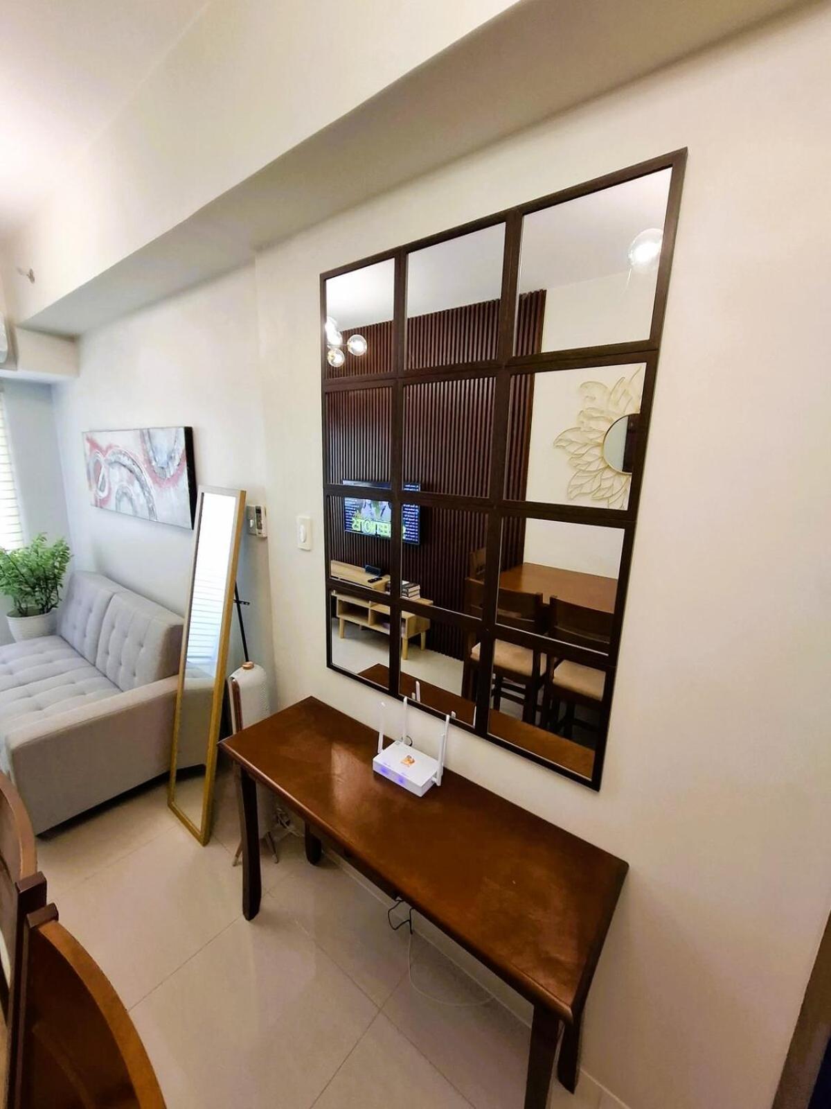 Stylish And Comfy Apartment Manila