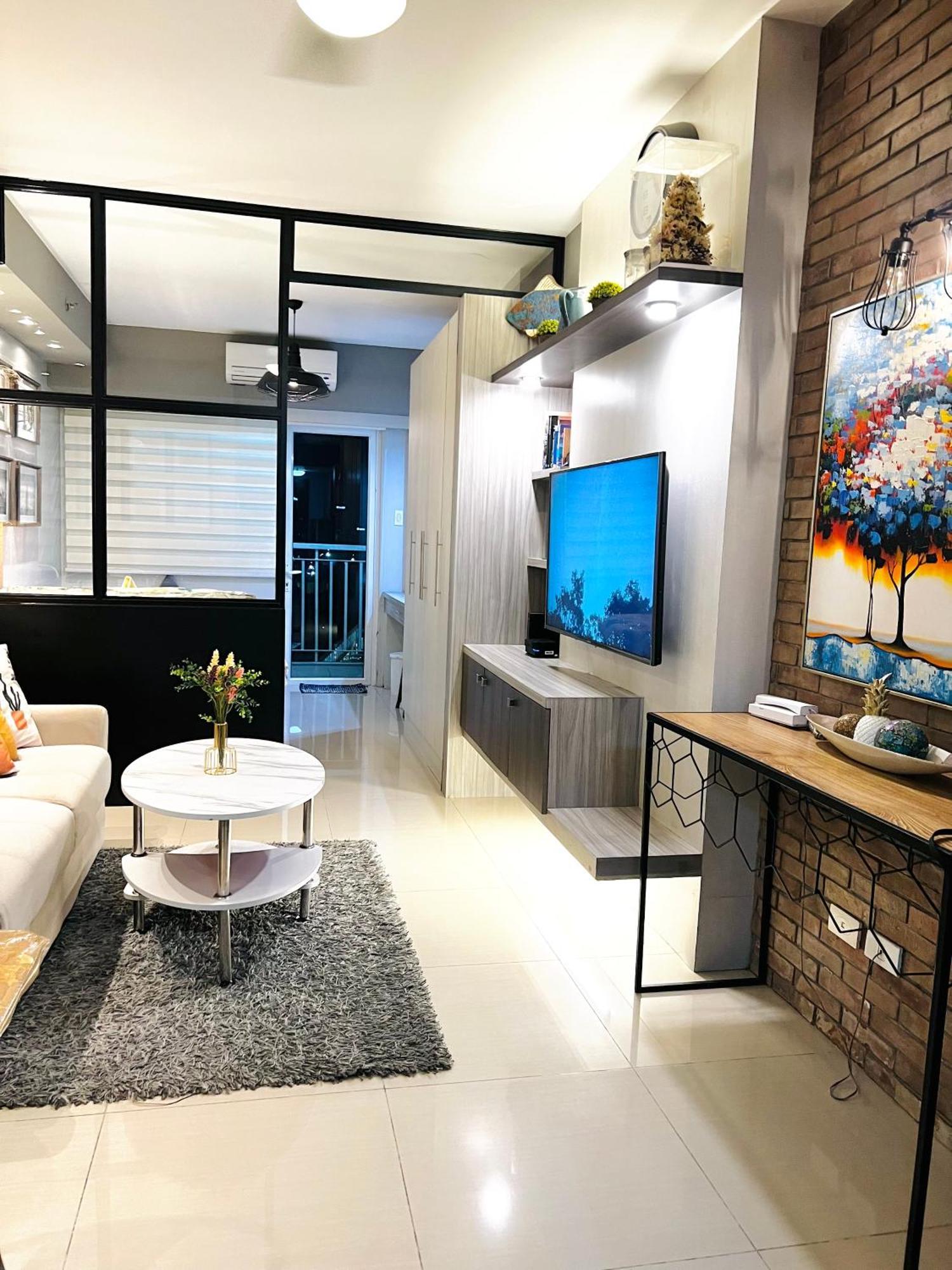 Aiza's Place In Shell Residences Moa Apartment