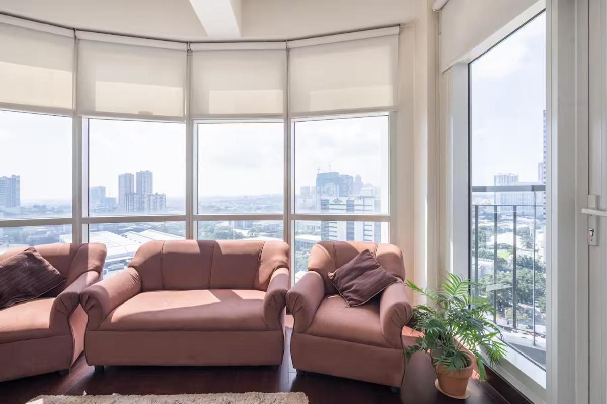 Cozy And Comfy Staycation At The Manila