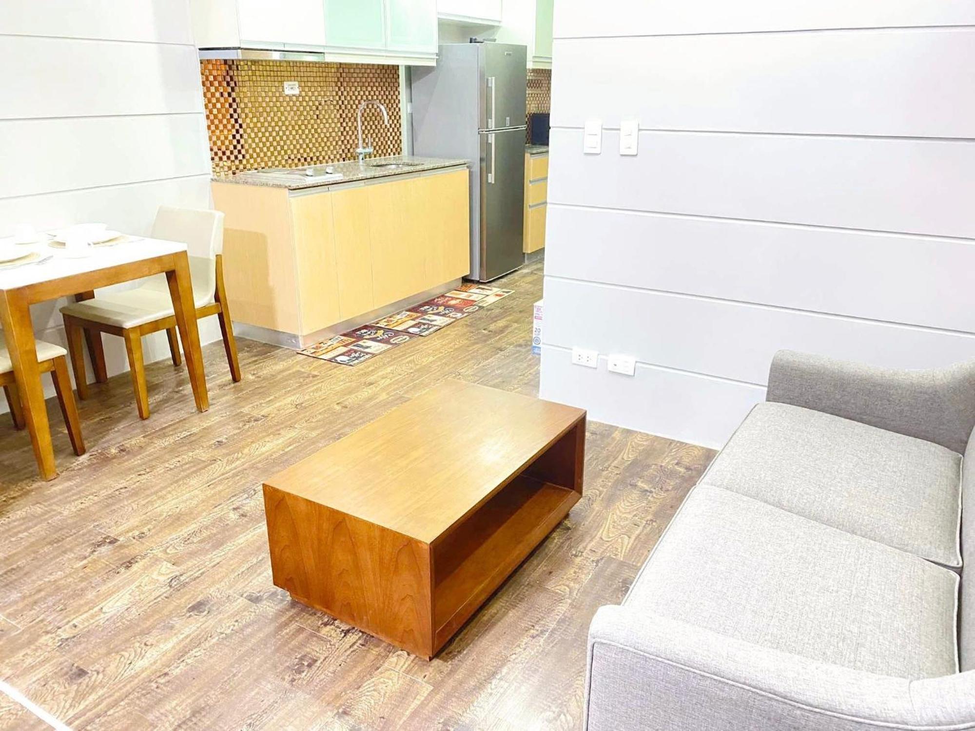 One Uptown Aparthotel
