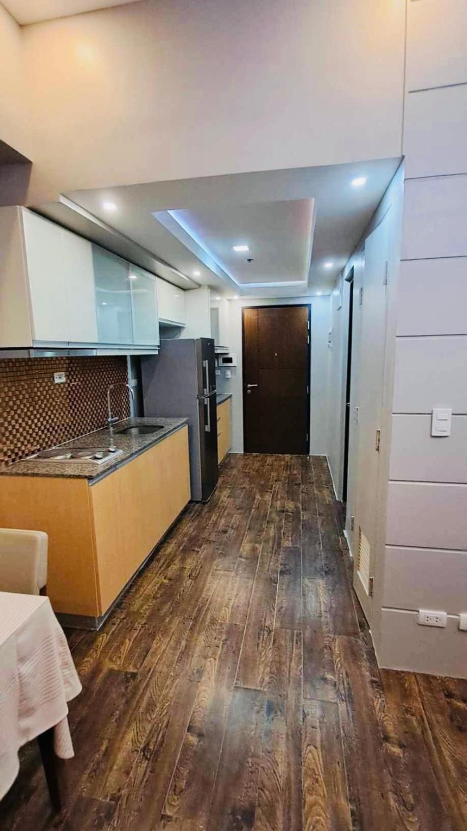 One Uptown Aparthotel