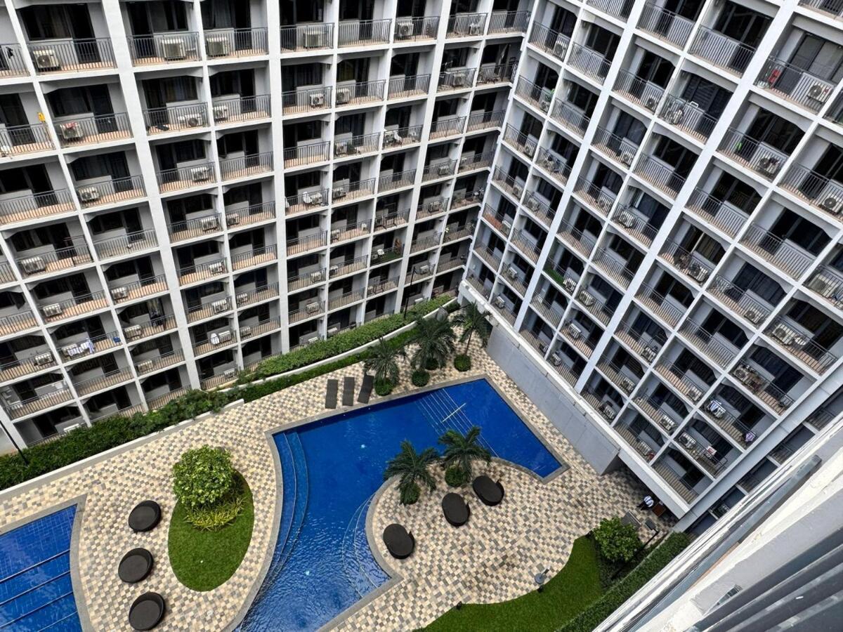 Apartamento Shore 2 Residences Cozy 7106 Facing Pool Near Sm Mall Of By Prime Manila