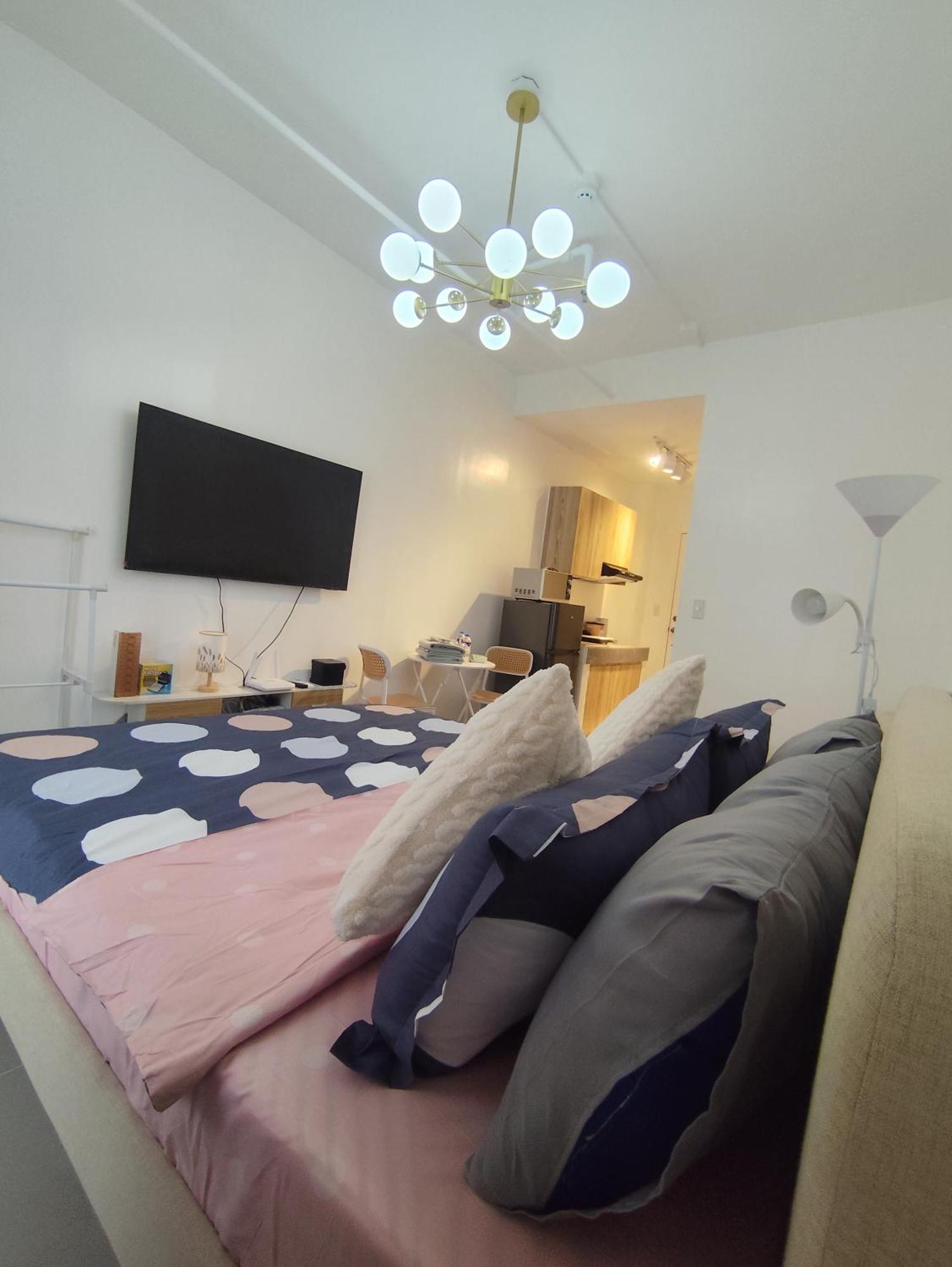 Flat In Tomas Morato * Manila