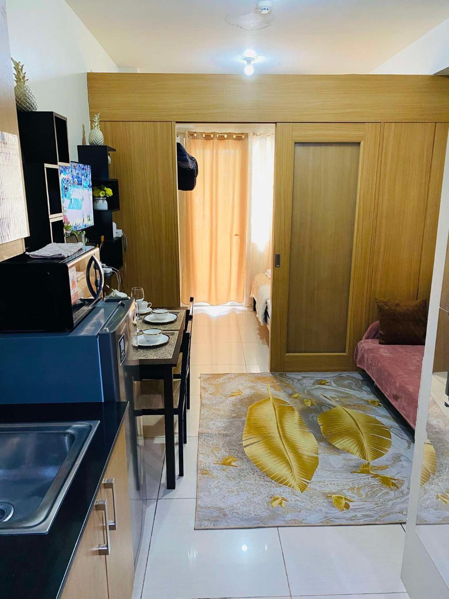 333d- 1br 1folding Bed Pool View * Manila