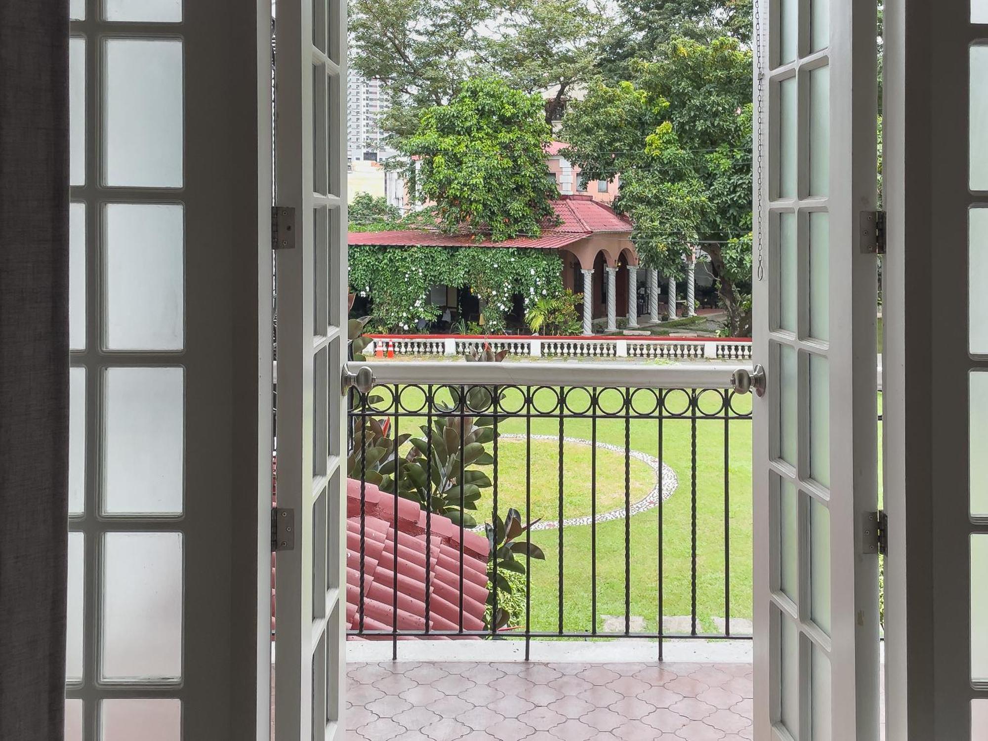 Apartment Miranamin Nest Banaba - Garden View, Shared Kitchen, Pet Friendly Manila