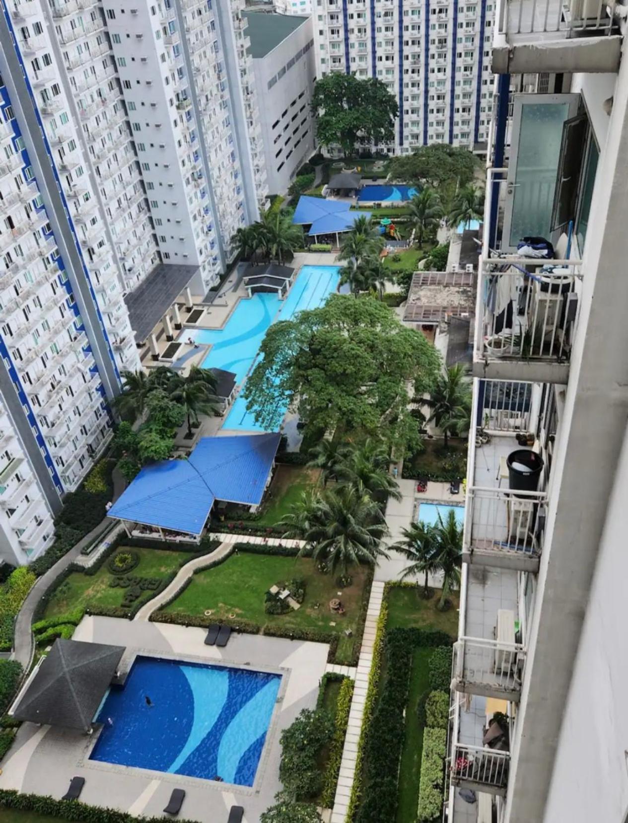 Grass Residences Staycation * Manila