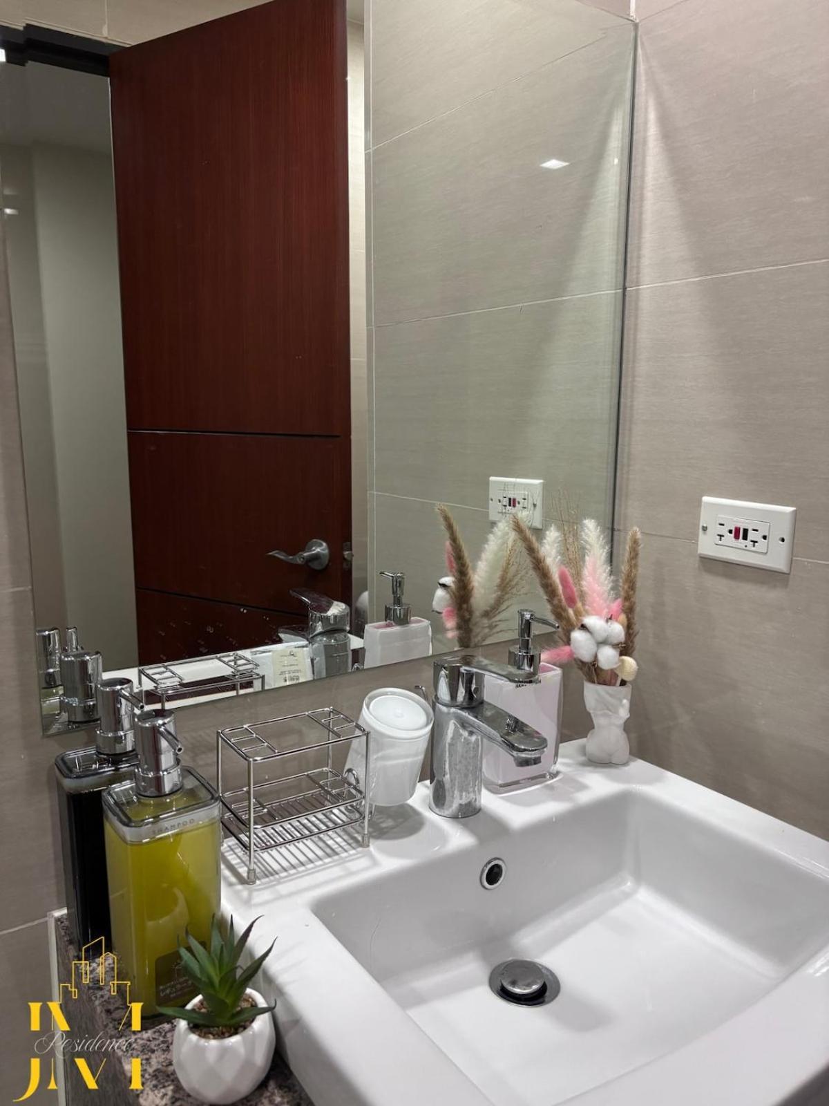 Cozy & Aesthetic 1 Bedroom In Bgc *