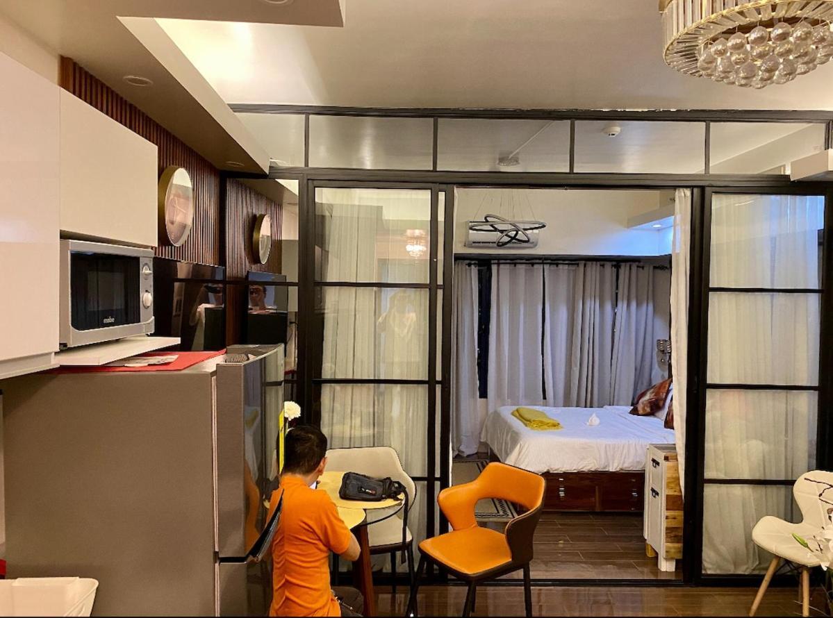 Air T1 Amazing Makati Luxury 66 Sq M 300mbps Fast * Manila