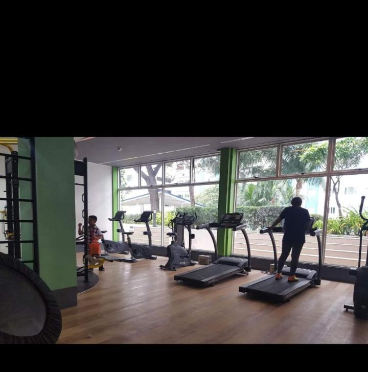 Guest At Grass Residences * Manila