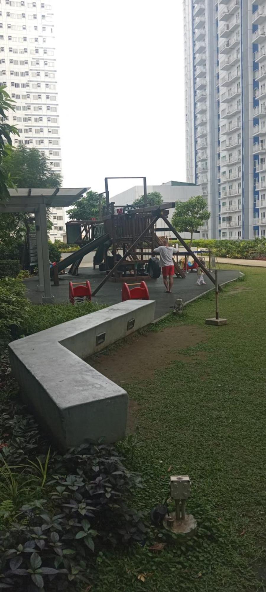 Hostel Guest At Grass Residences Manila