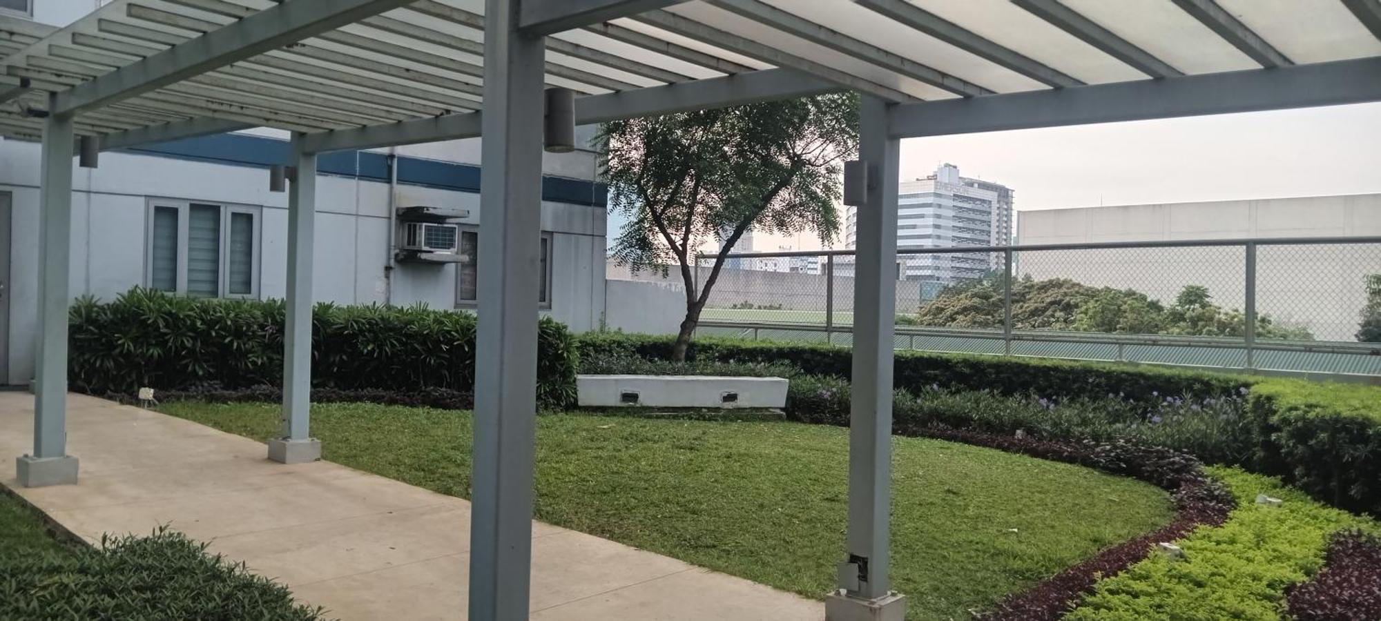 Hostel Guest At Grass Residences Manila