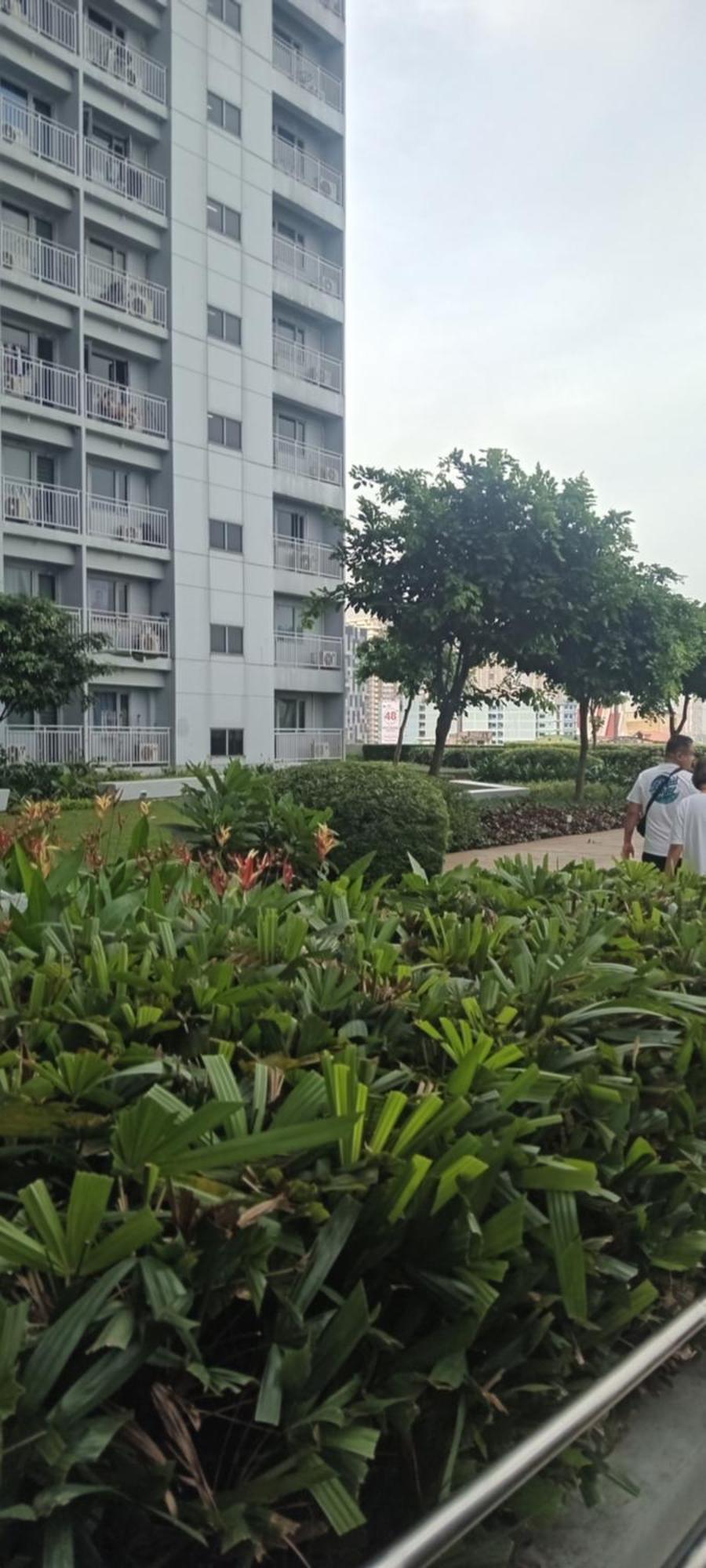 Guest At Grass Residences Manila