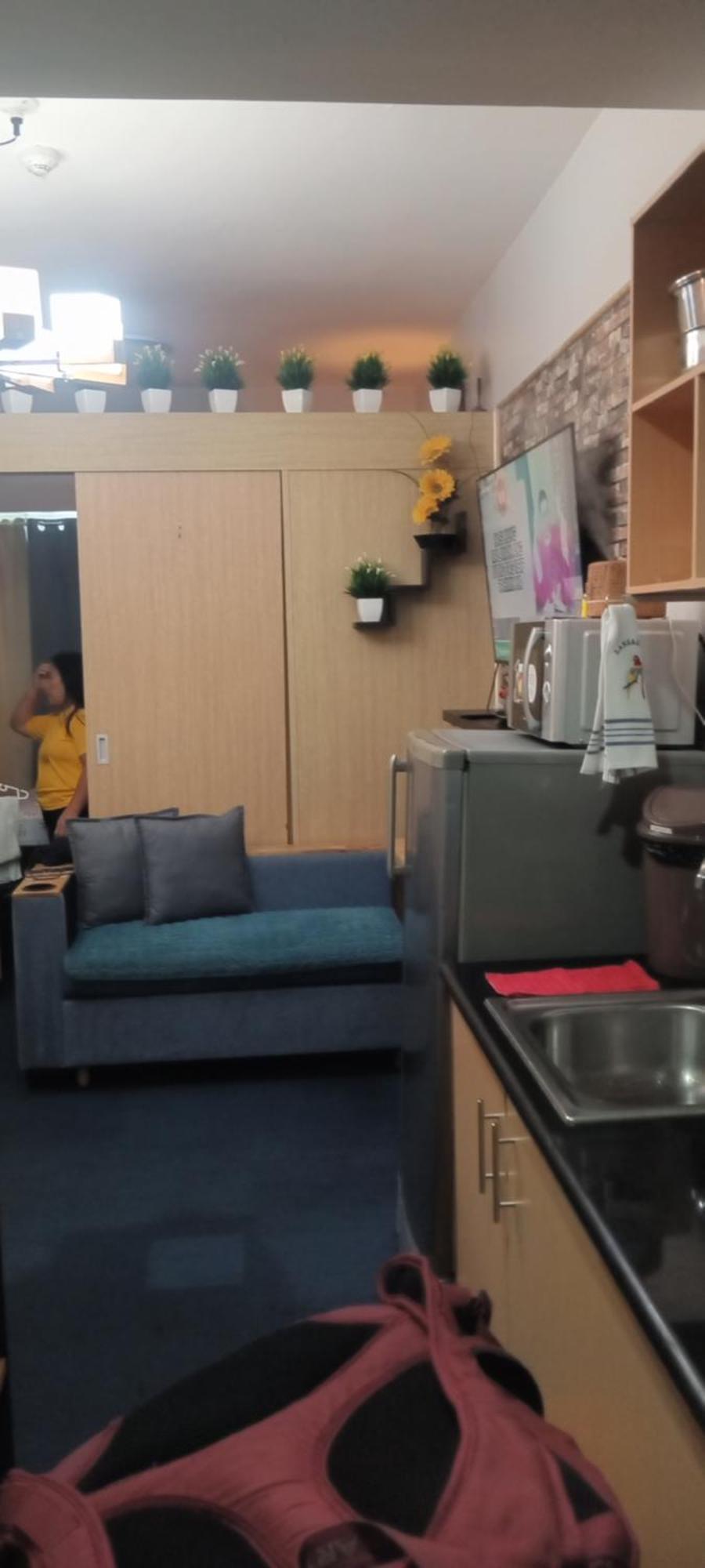 Guest At Grass Residences Manila