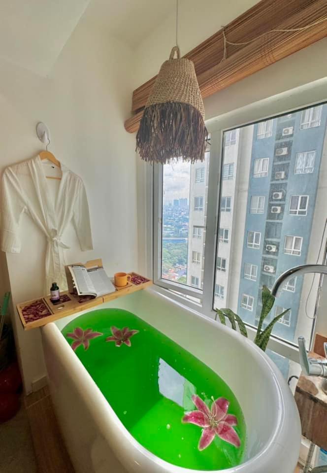 In Qc - Minimalist W Bath Tub Near Gma Edsa * Manila