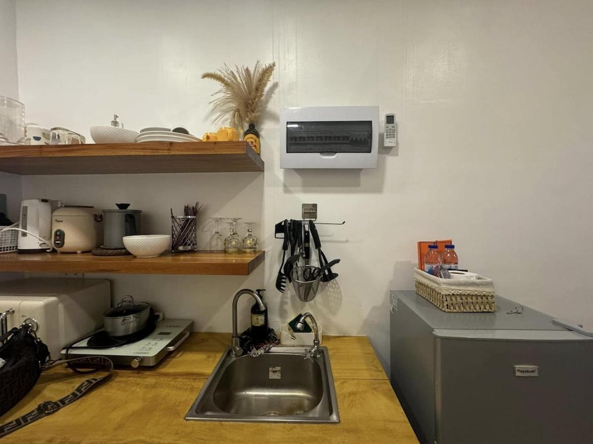 Apartment In Qc - Minimalist W Bath Tub Near Gma Edsa Manila