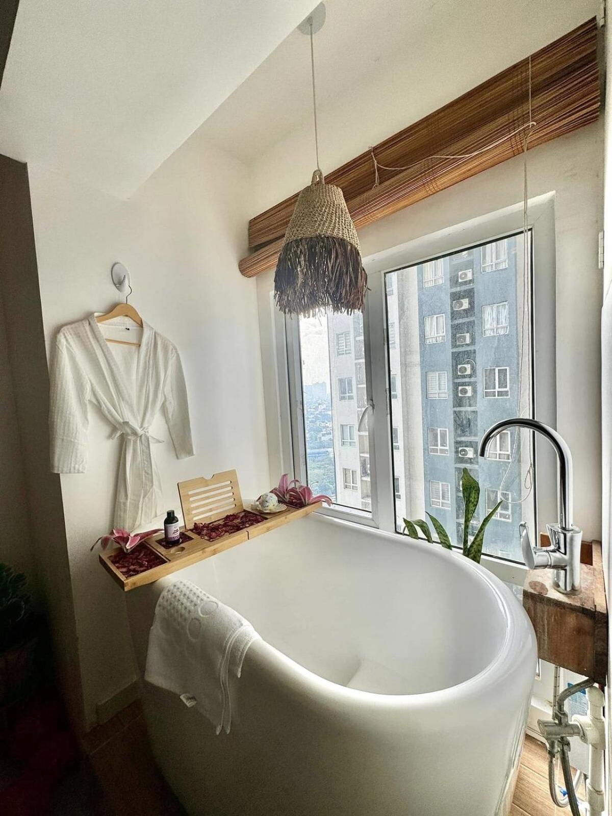 In Qc - Minimalist W Bath Tub Near Gma Edsa Apartment *