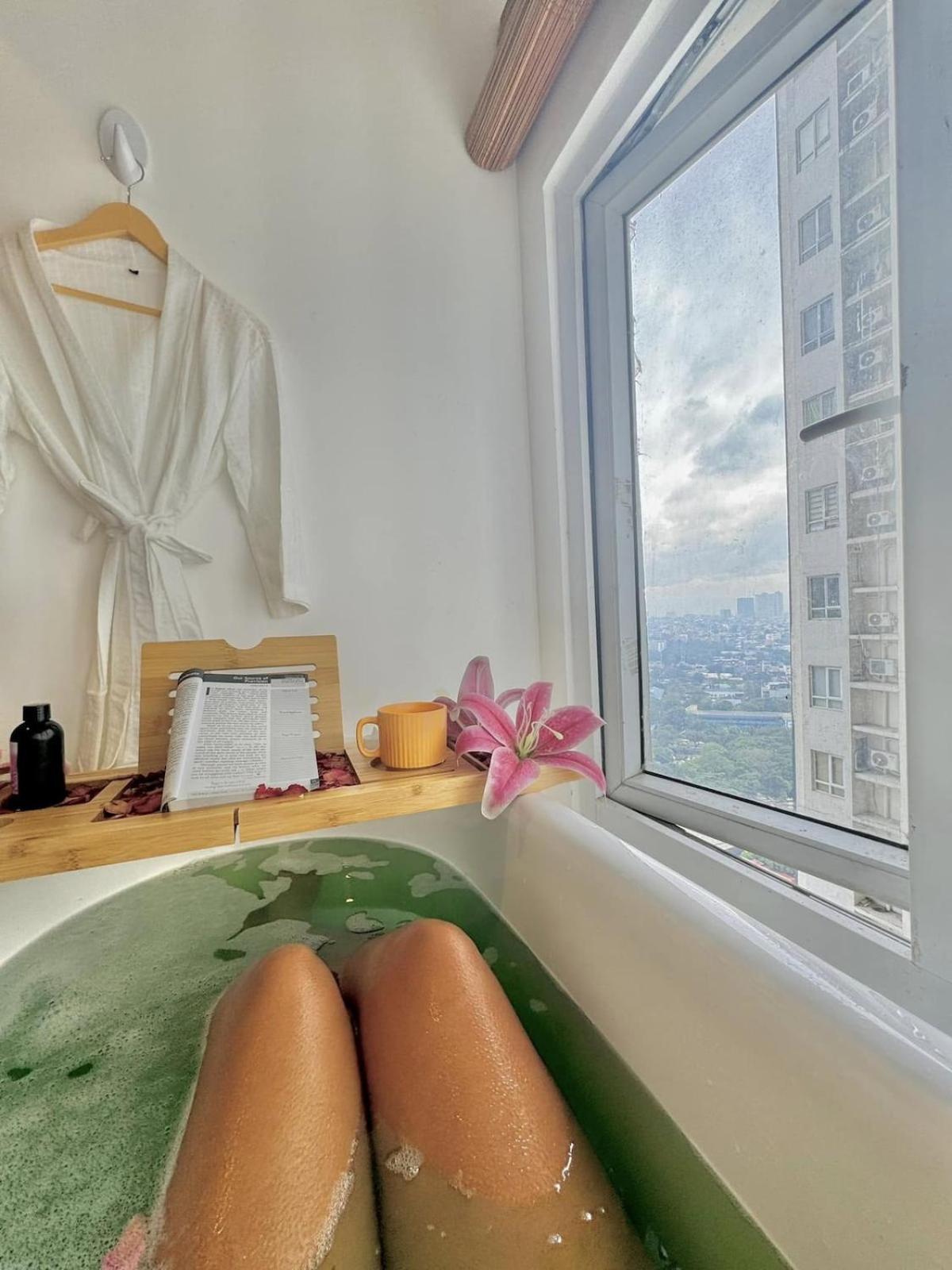 Apartment In Qc - Minimalist W Bath Tub Near Gma Edsa Manila