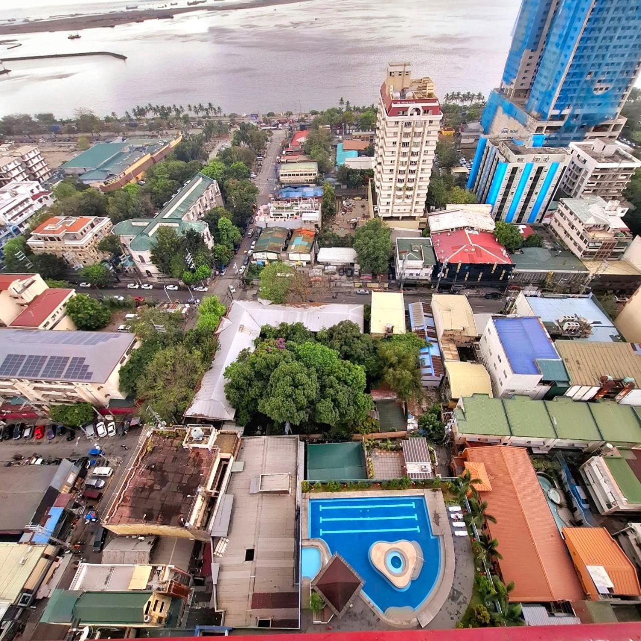 Bayview Luxury Condos: Poolside Balcony Retreats Apartment Manila