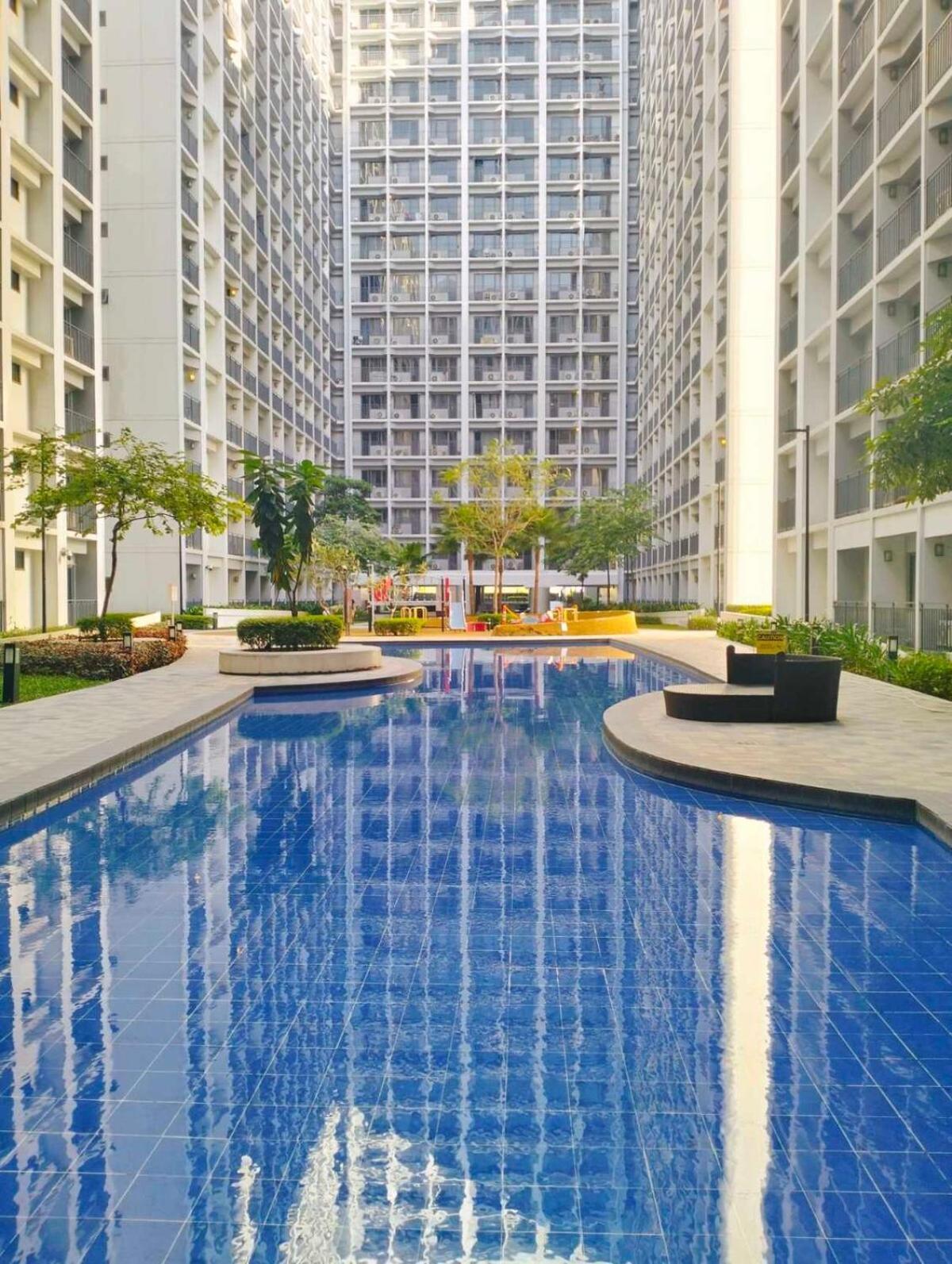 Mall Of - Aseana Super Cheap Apartment Manila