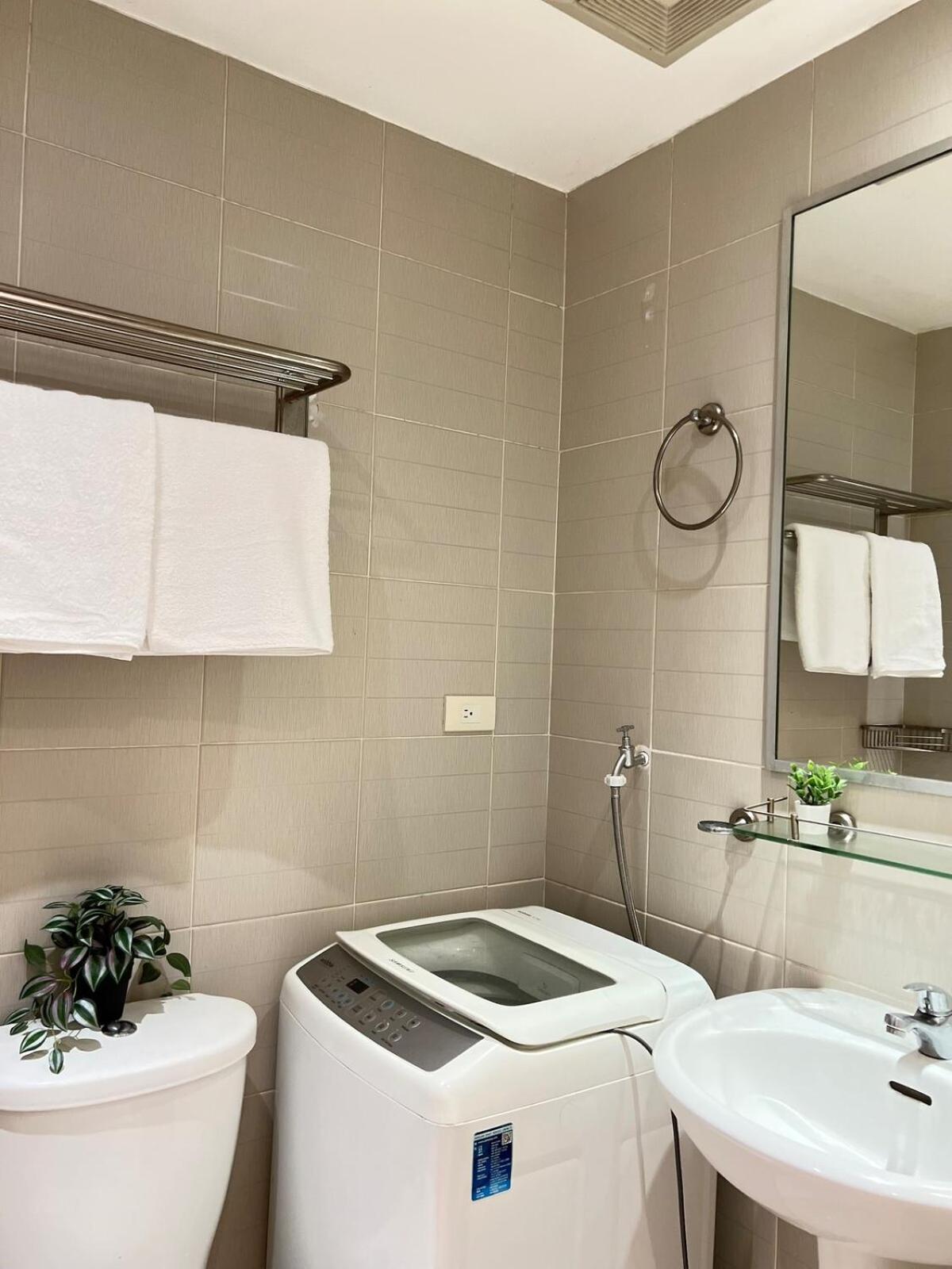 Apartment Makati 381 1 Bedroom Deluxe Smjazz T2 New *