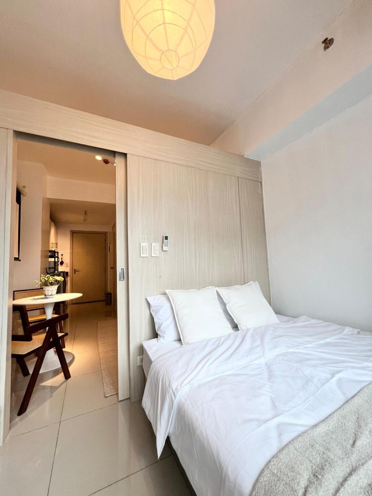 Jazz T2 Rm 405 Homey Muji Inspired Staycation Big Screen Cinema