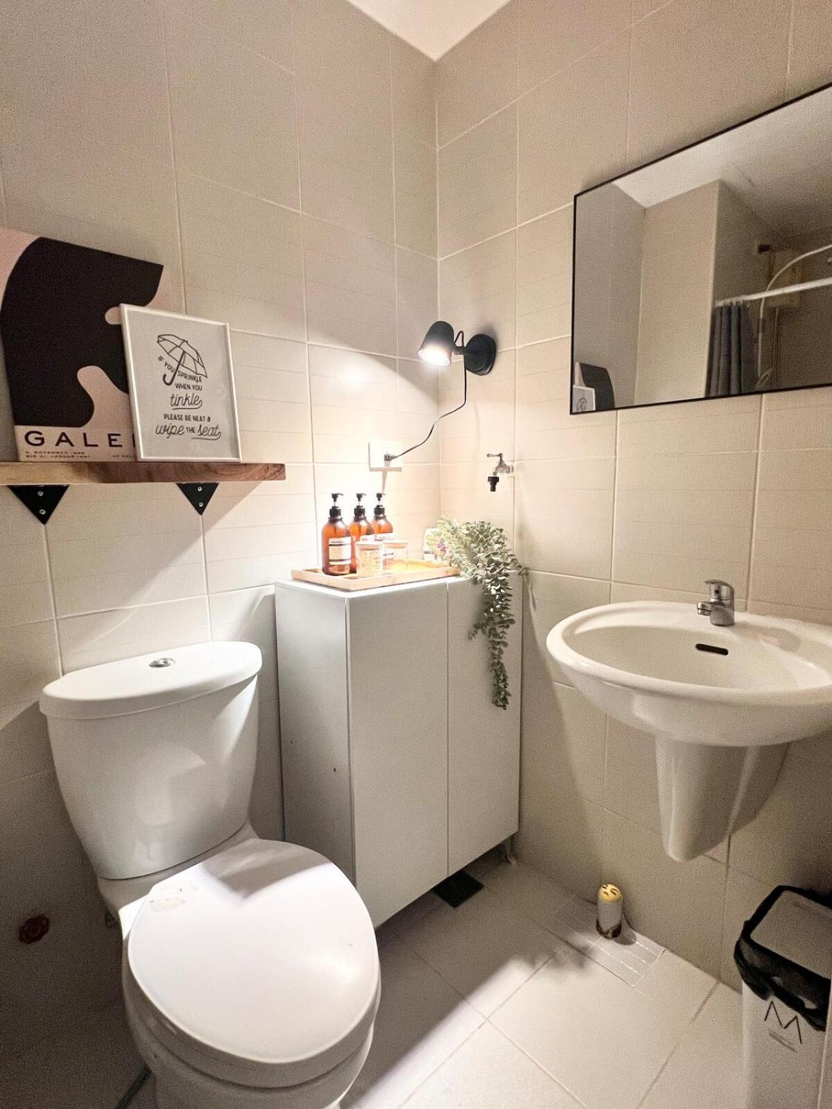 Jazz T2 Rm 405 Homey Muji Inspired Staycation Big Screen Cinema