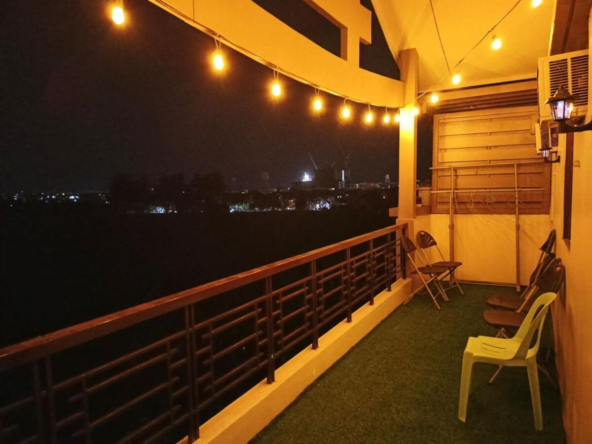 Holiday home Enjoy Spacious Staycation Manila