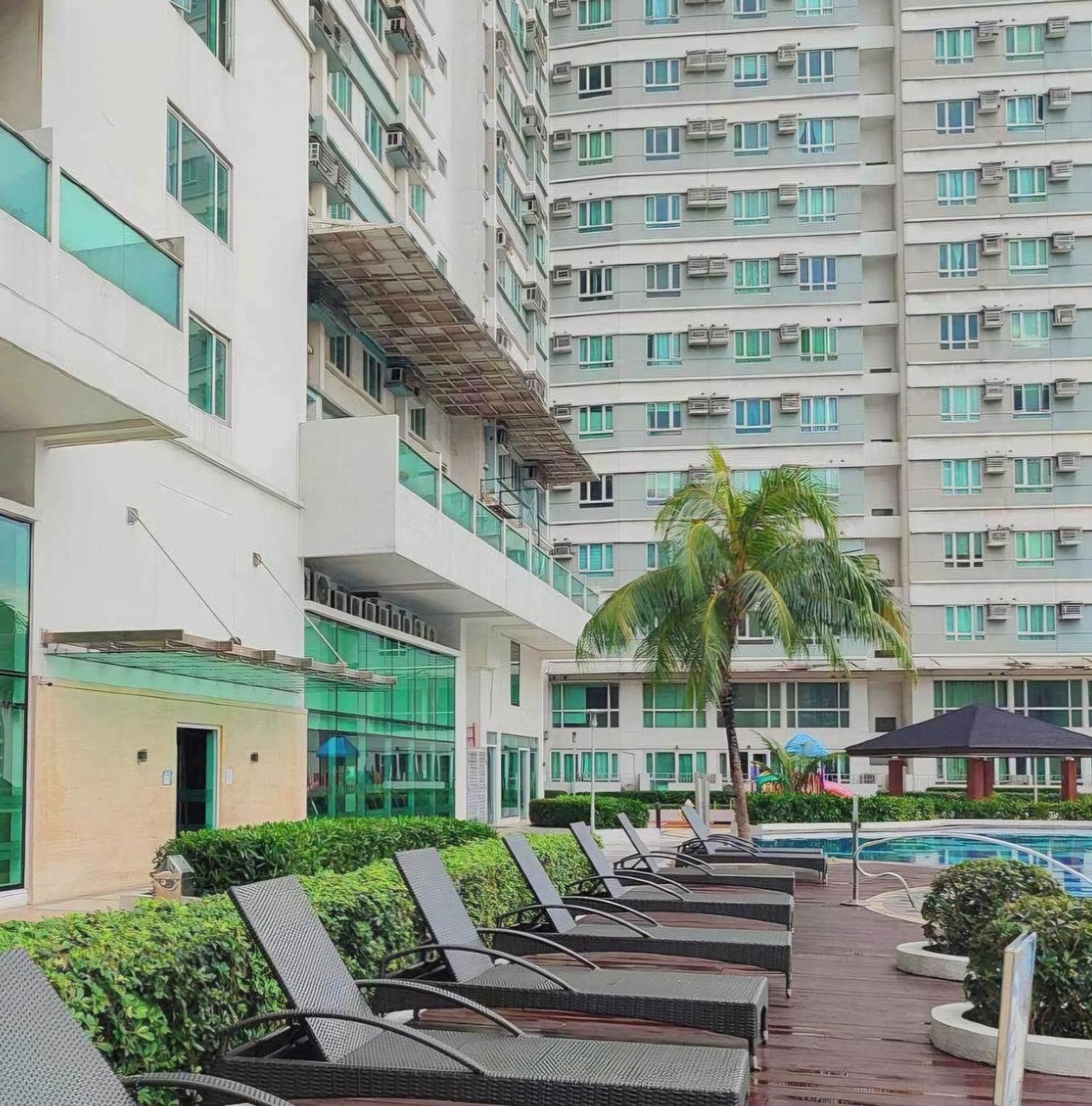 Aparthotel Beacon Makati Skyline View *