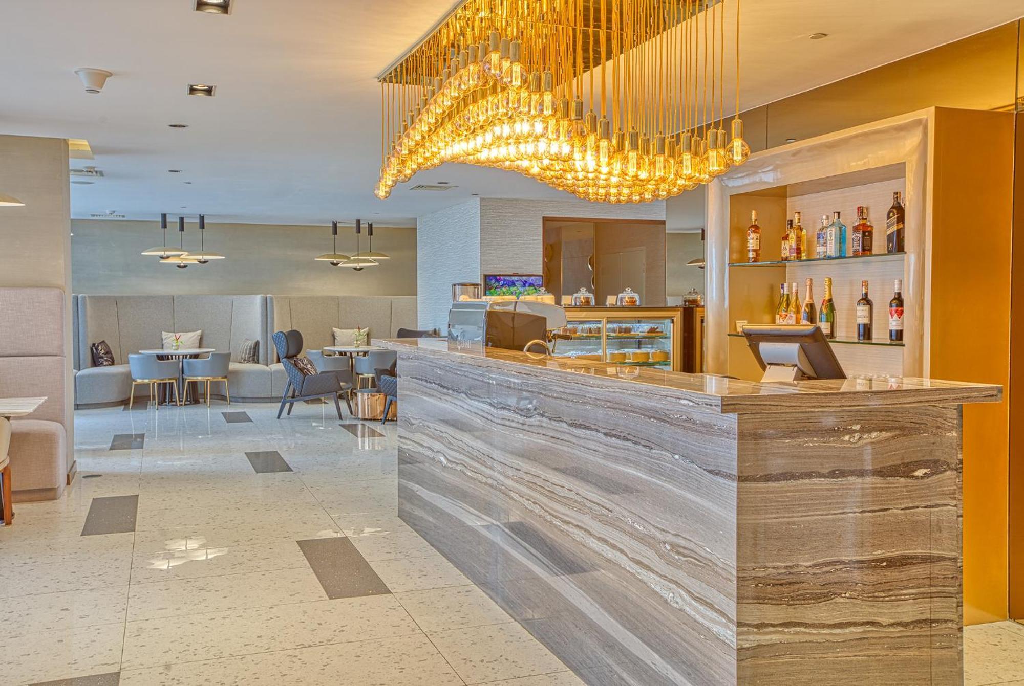 Residences At Acqua Madr Excellence Hotel Manila