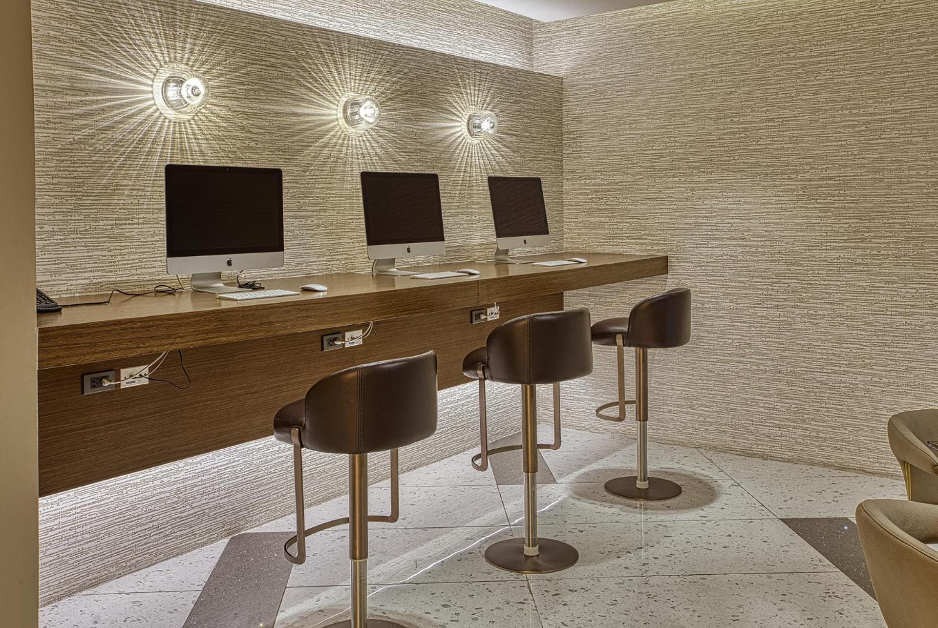 Hotel Residences At Acqua Madr Excellence Manila