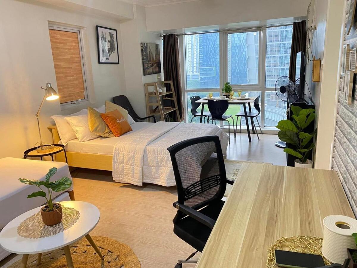Apartment South Of Market Private Residences Nr Sm Aura Bgc *