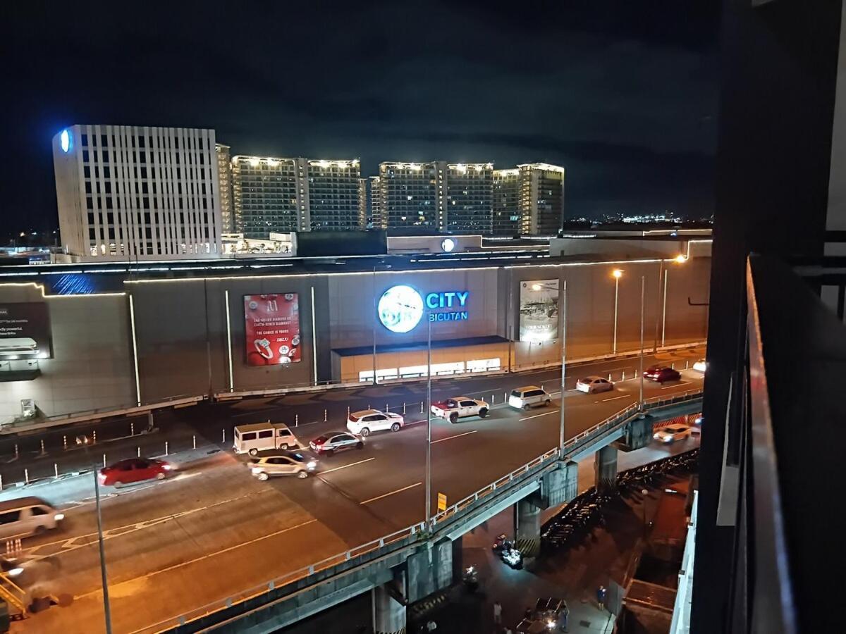 Nomad's Checkpoint * Manila