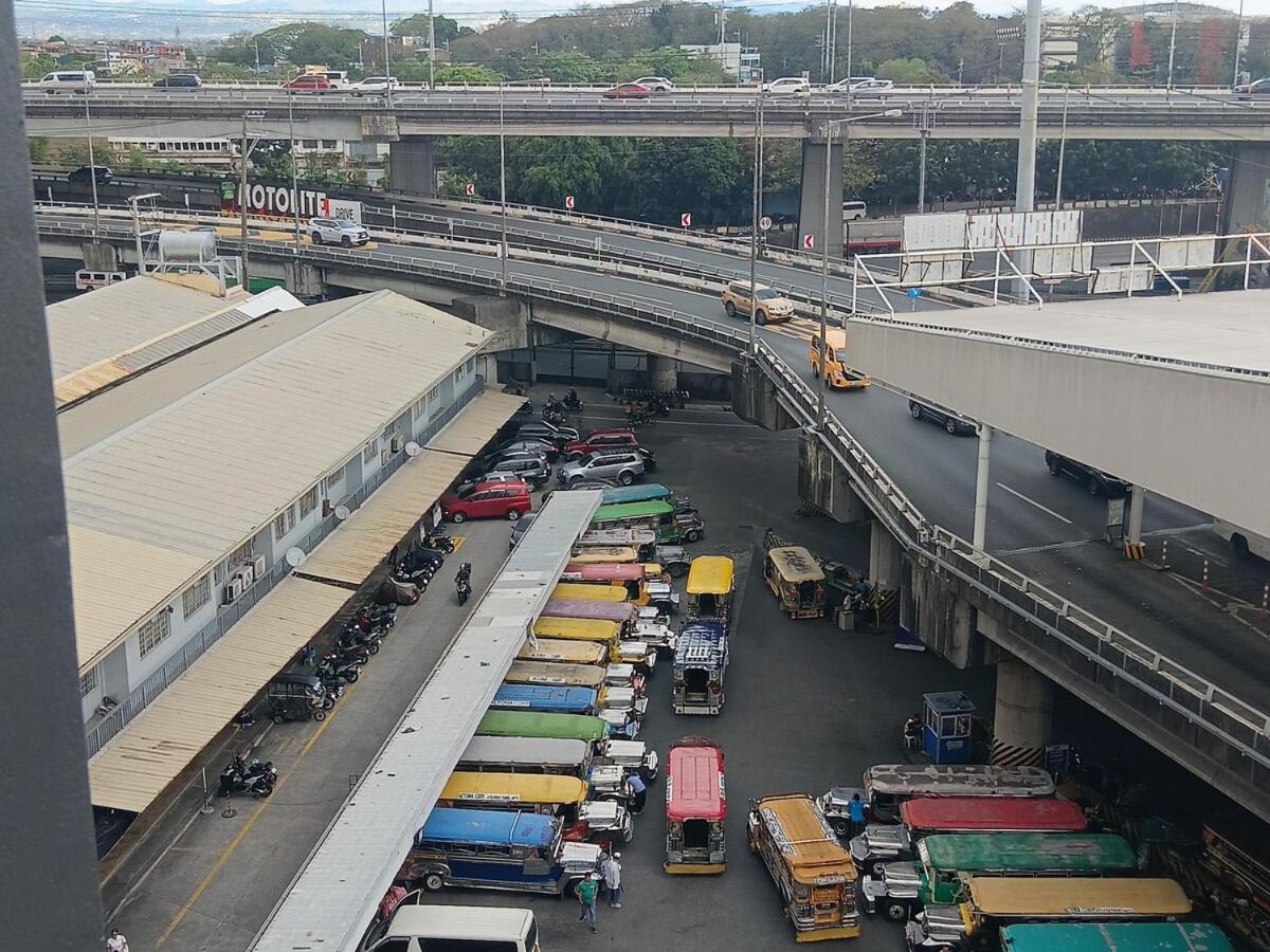 Nomad's Checkpoint * Manila
