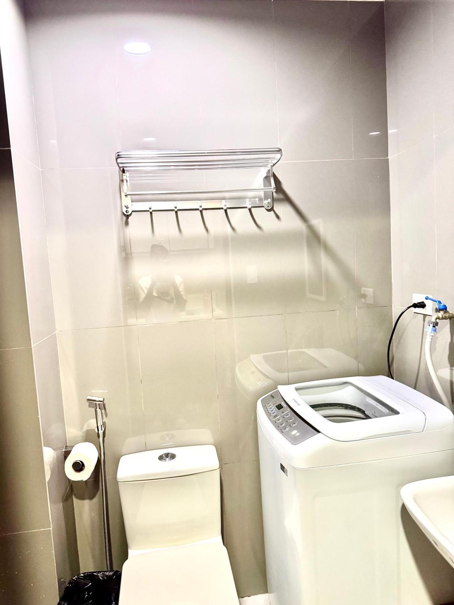 Makati Oasis The Air Residences #2148 Apartment