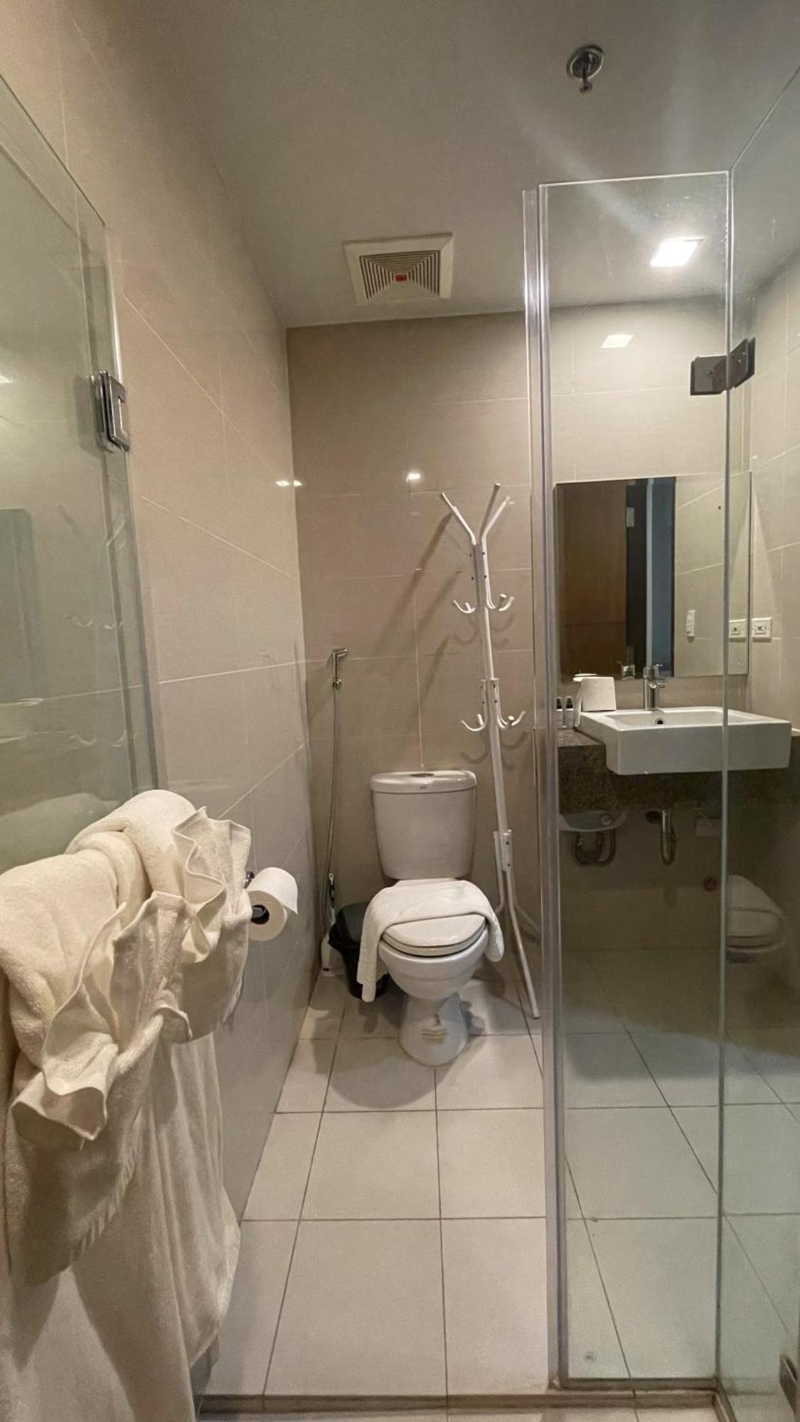 Full-serviced Residential In One Uptown Residences, Bgc *