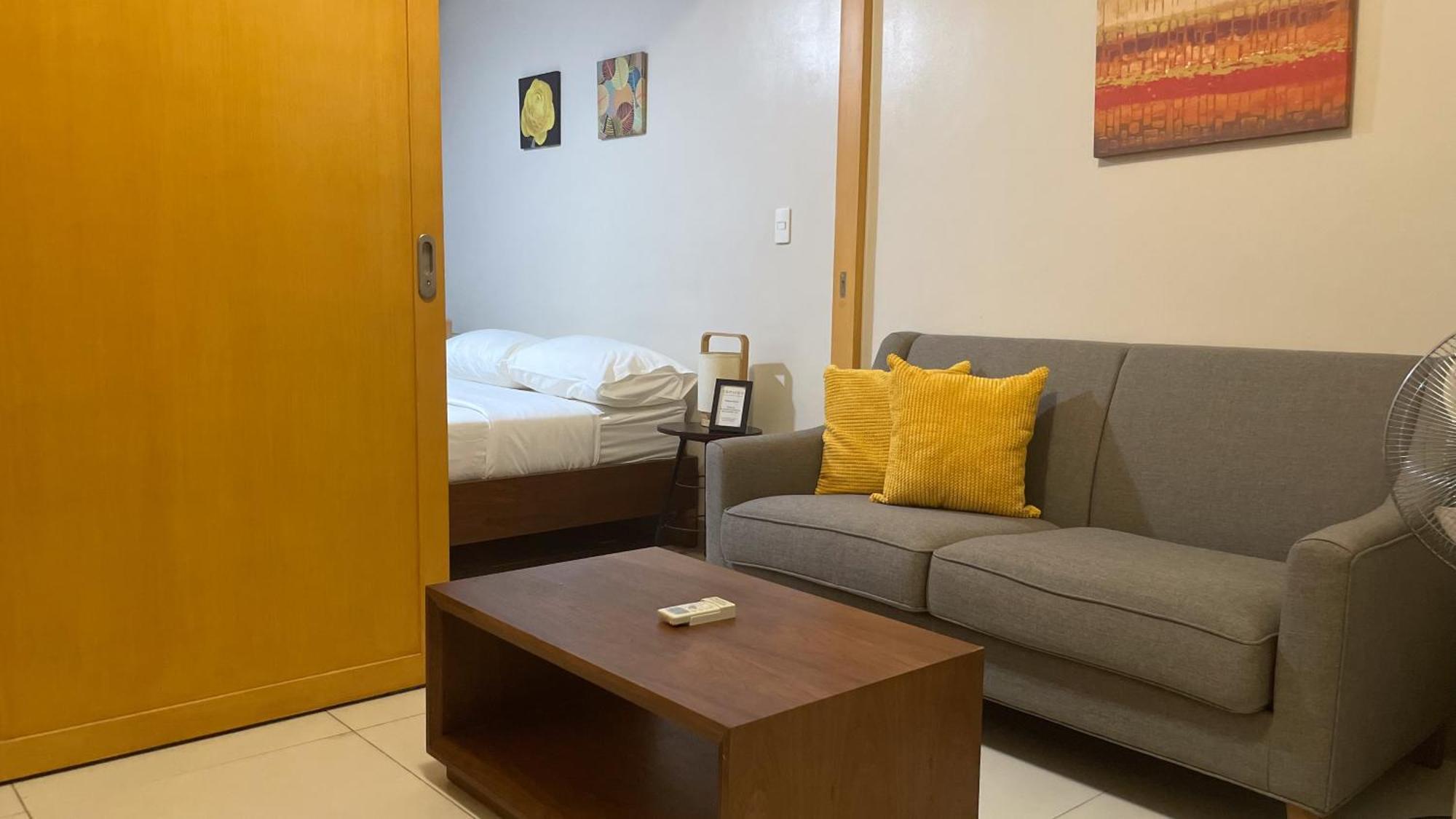 Full-serviced Residential In One Uptown Residences, Bgc * Manila