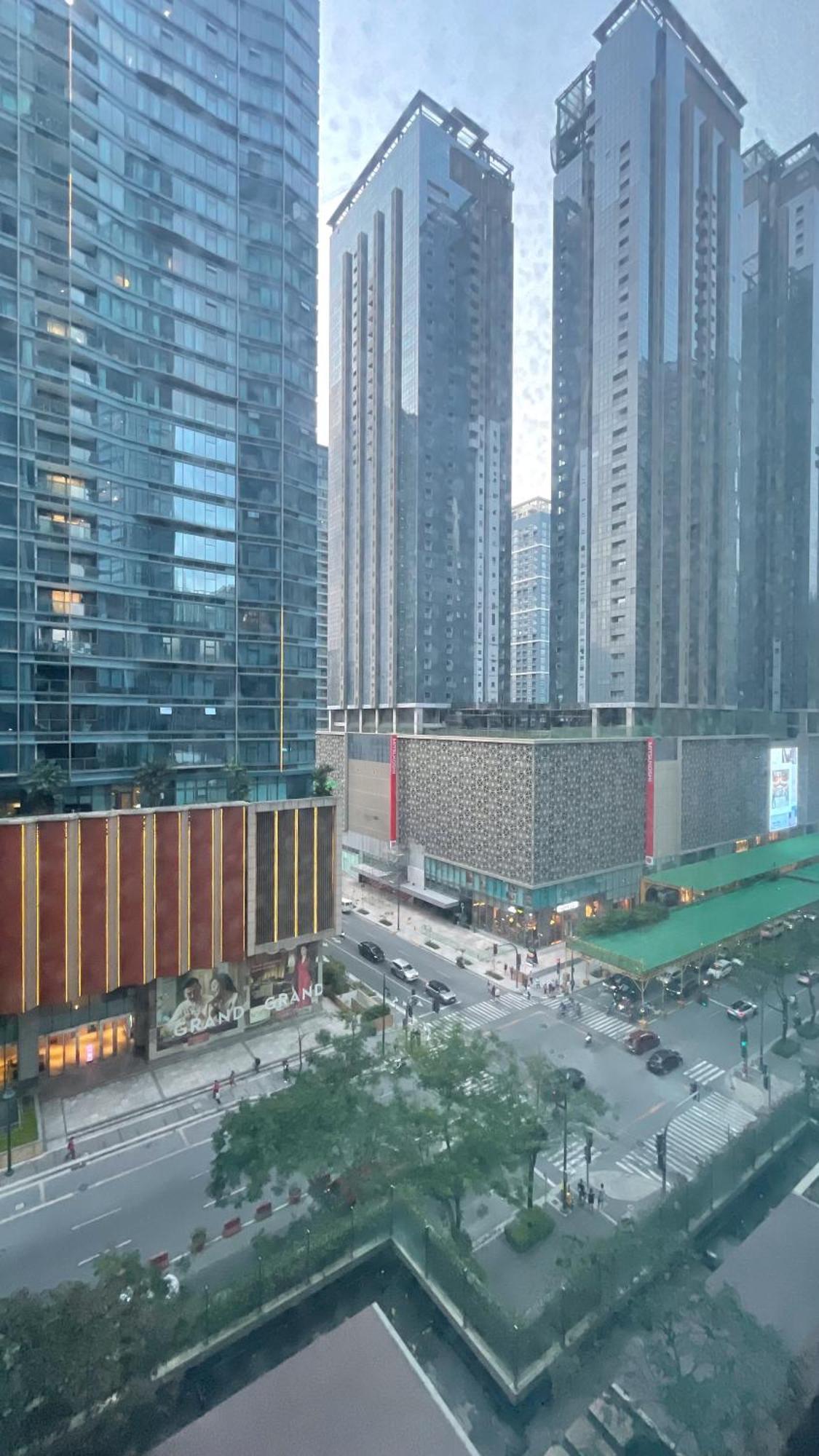 Full-serviced Residential In One Uptown Residences, Bgc *