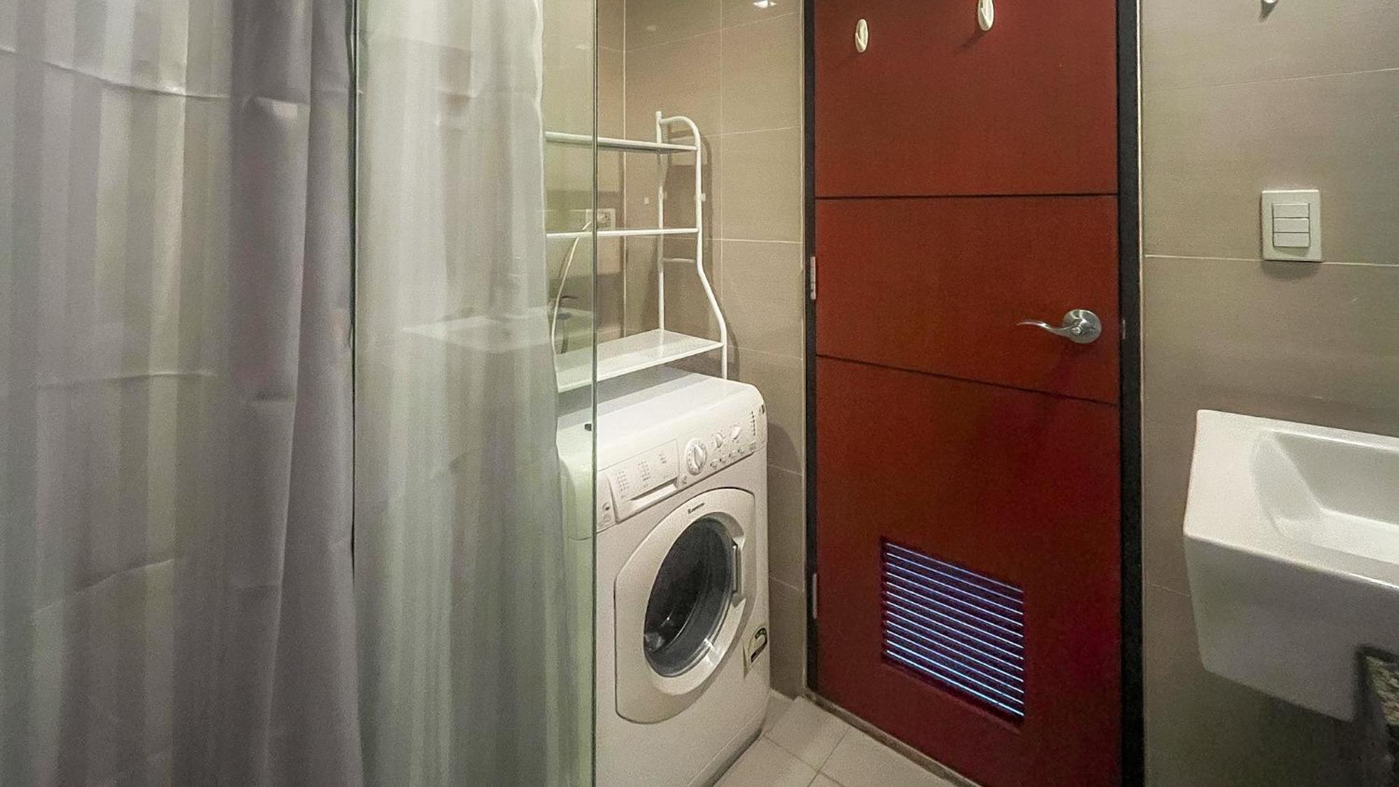 Aparthotel Full-serviced Residential In One Uptown Residences, Bgc Manila