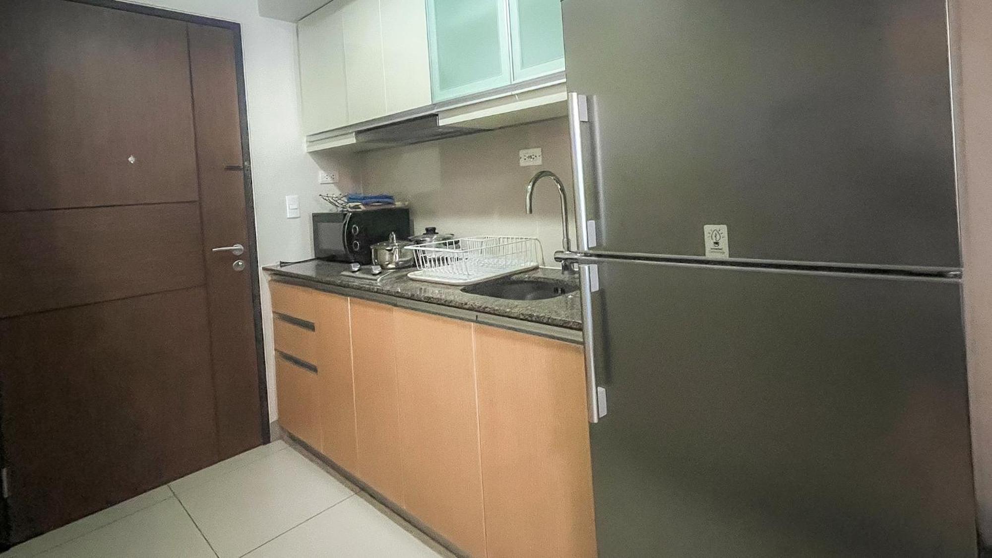 Full-serviced Residential In One Uptown Residences, Bgc Aparthotel Manila