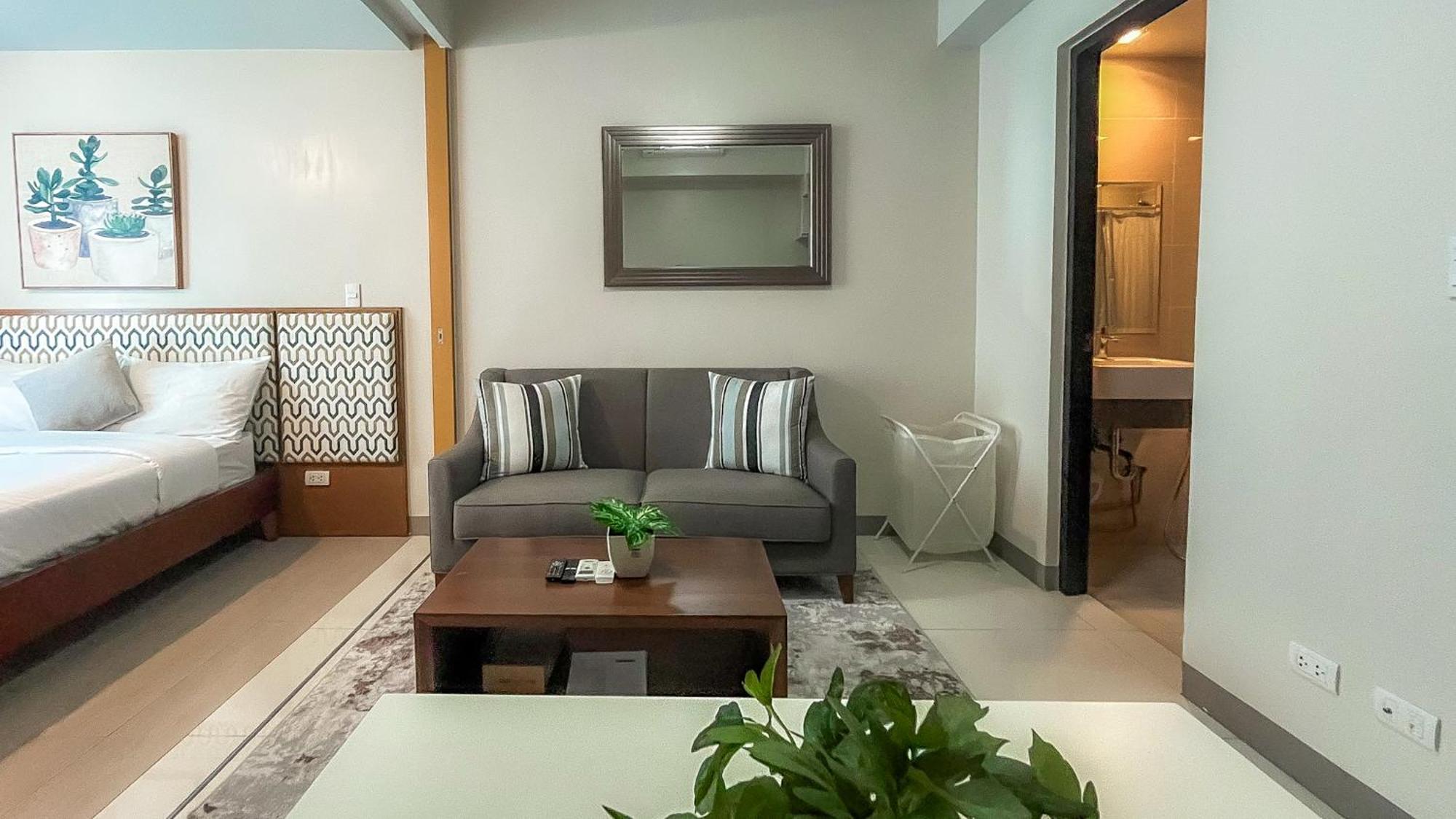 Full-serviced Residential In One Uptown Residences, Bgc Aparthotel *