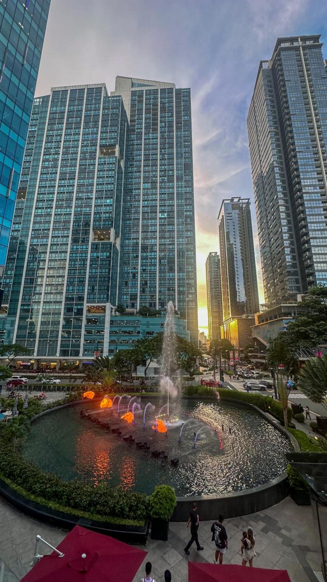 Forbeswood Parklane Bgc Near St Lukes Apartment
