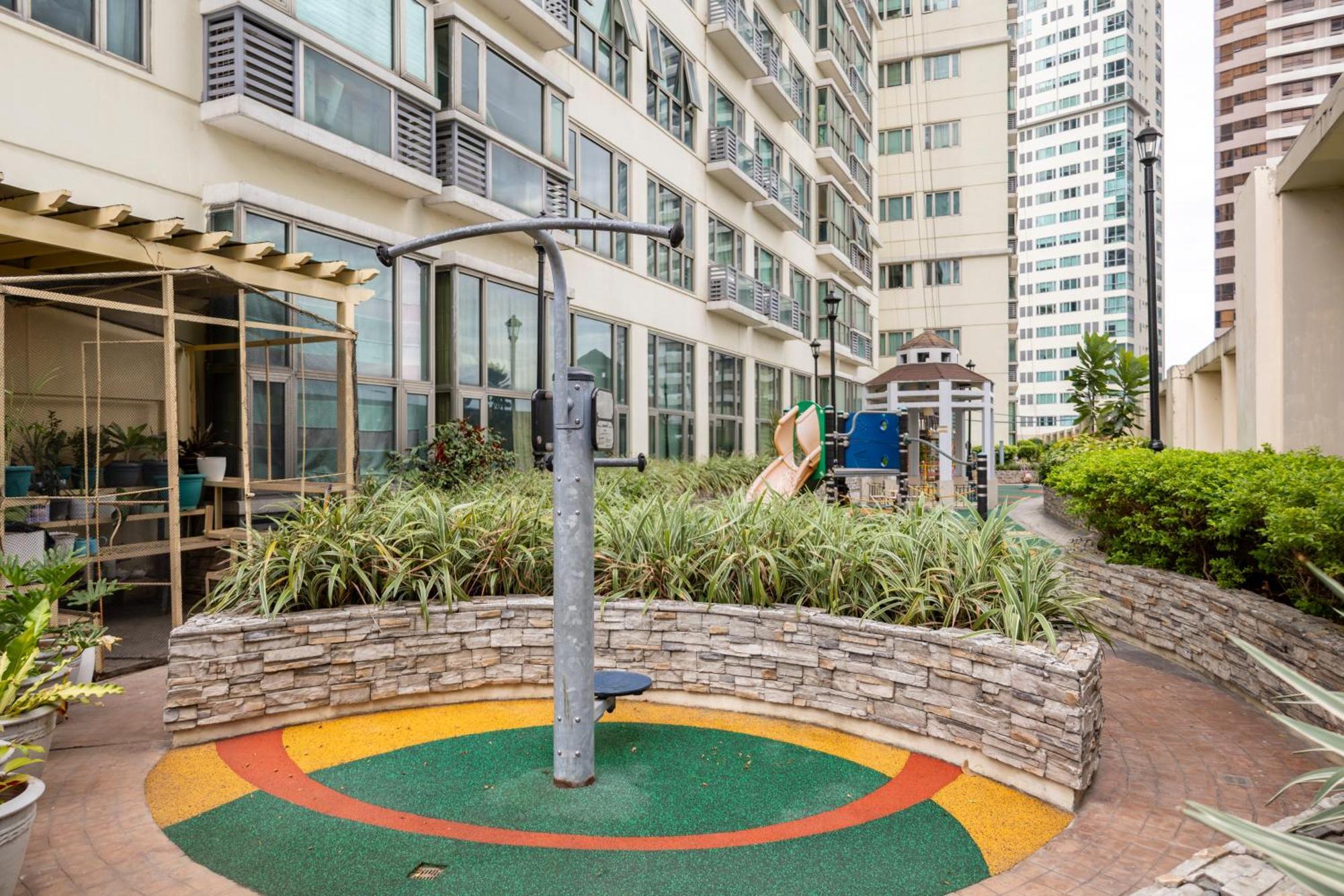 Apartment Forbeswood Parklane Bgc Near St Lukes *