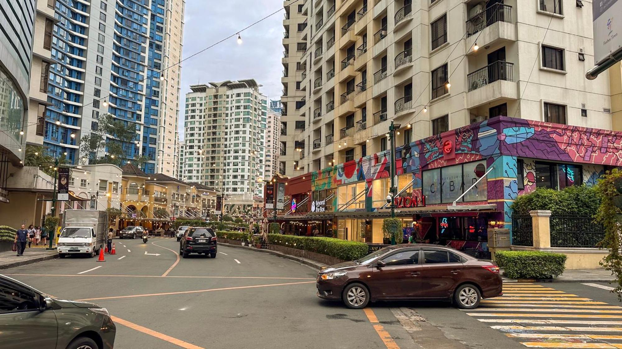 Apartment Forbeswood Parklane Bgc Near St Lukes *